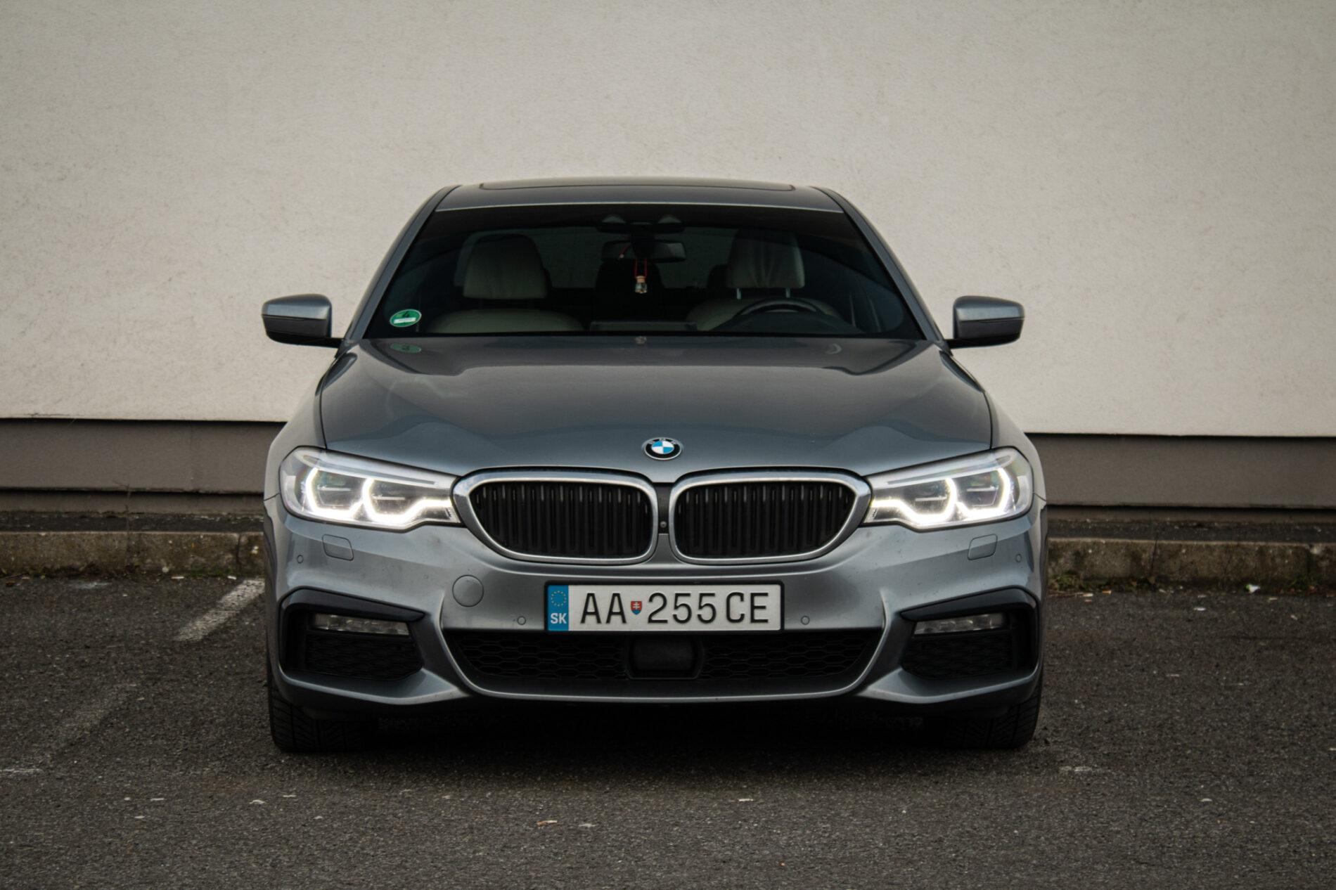 2017 BMW 540d, šedá sedan, 182 573 km