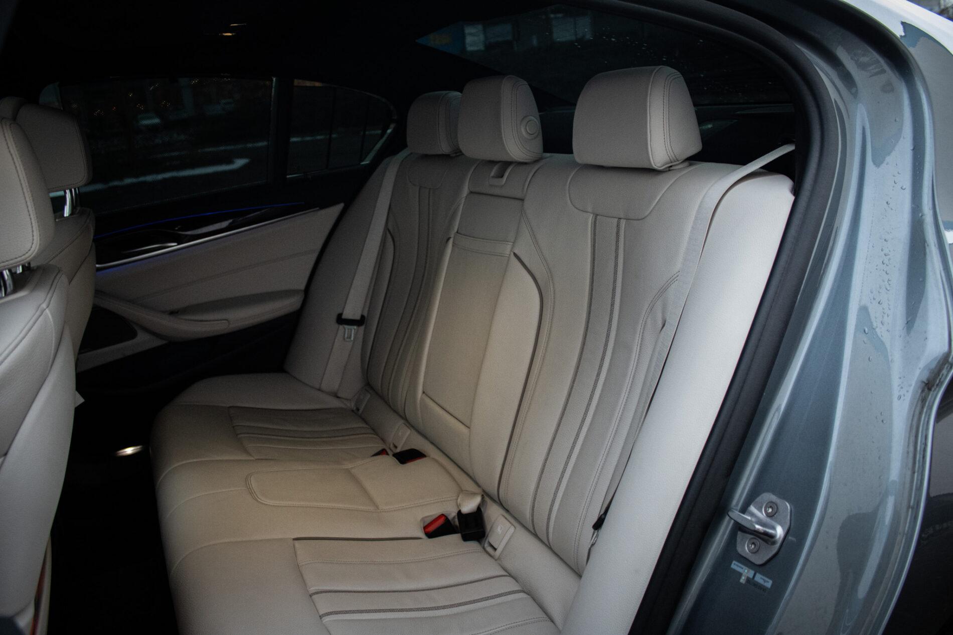 2017 BMW 540d, šedá sedan, 182 573 km