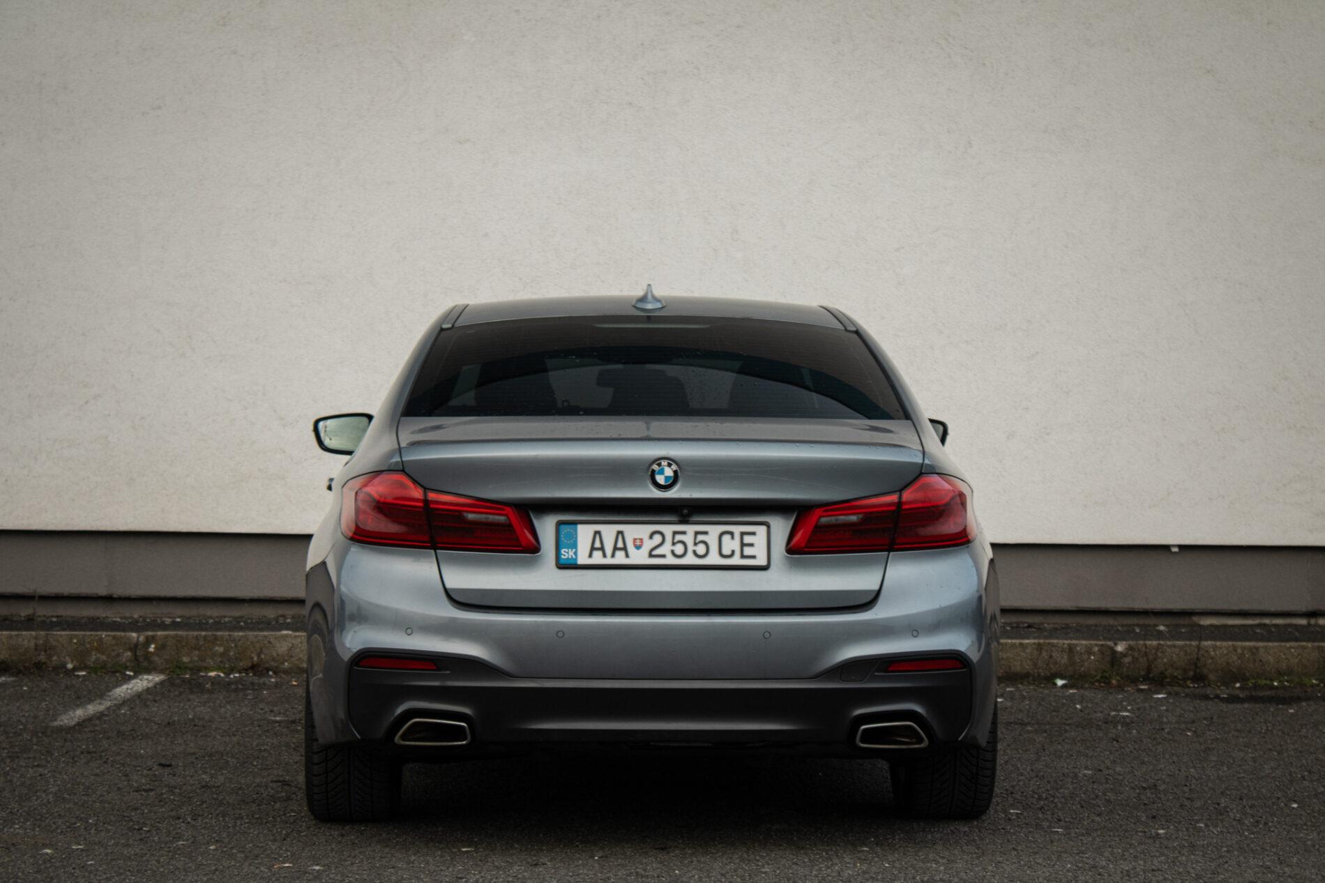 2017 BMW 540d, šedá sedan, 182 573 km