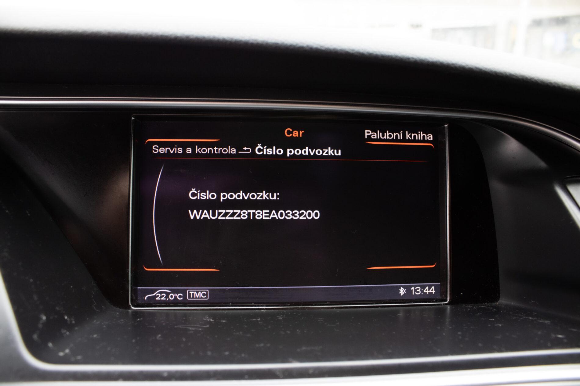 2013 AUDI A5, bílá, 303 000 km