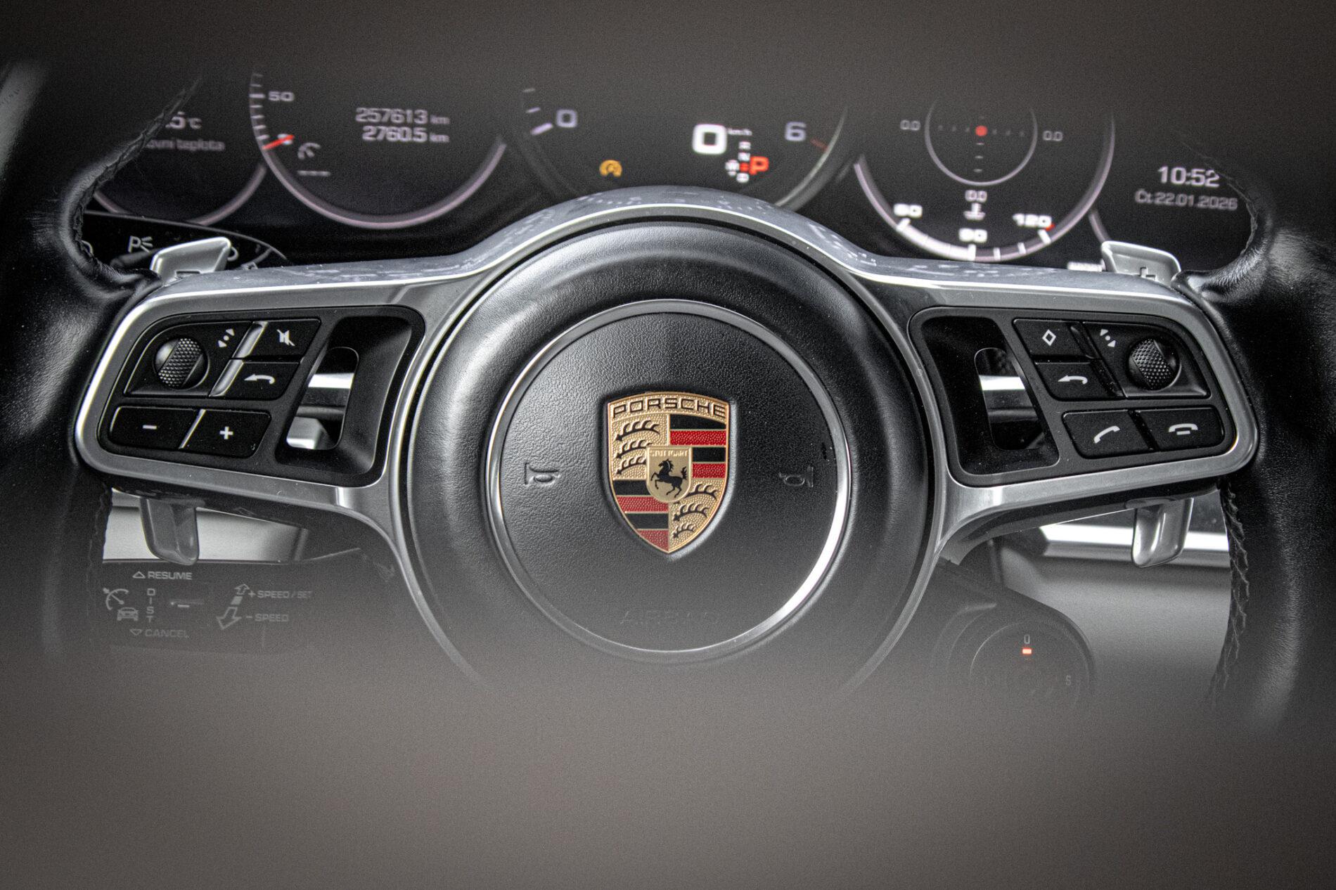 2016 Porsche Panamera 4S Diesel, černá, 257 613 km
