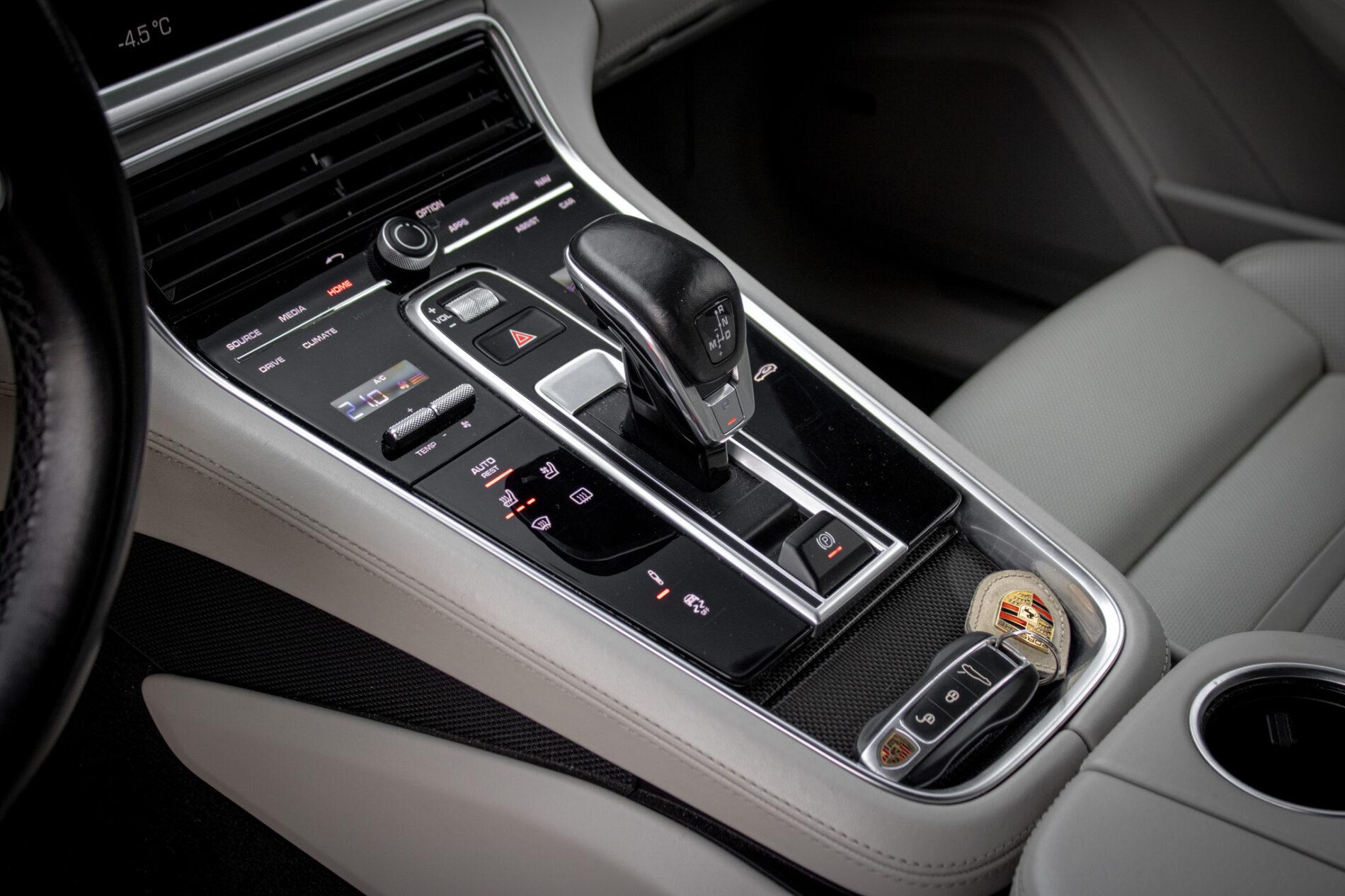 2016 Porsche Panamera 4S Diesel, černá, 257 613 km