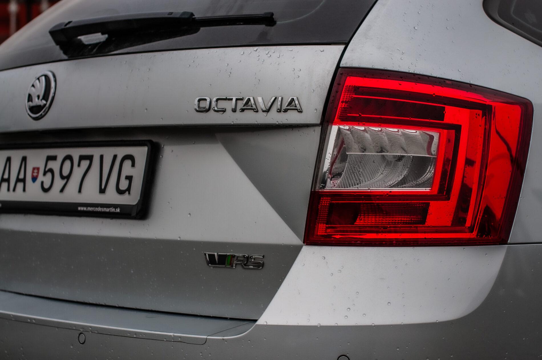 2015 Skoda Octavia RS, stříbrná kombi, 240 701 km