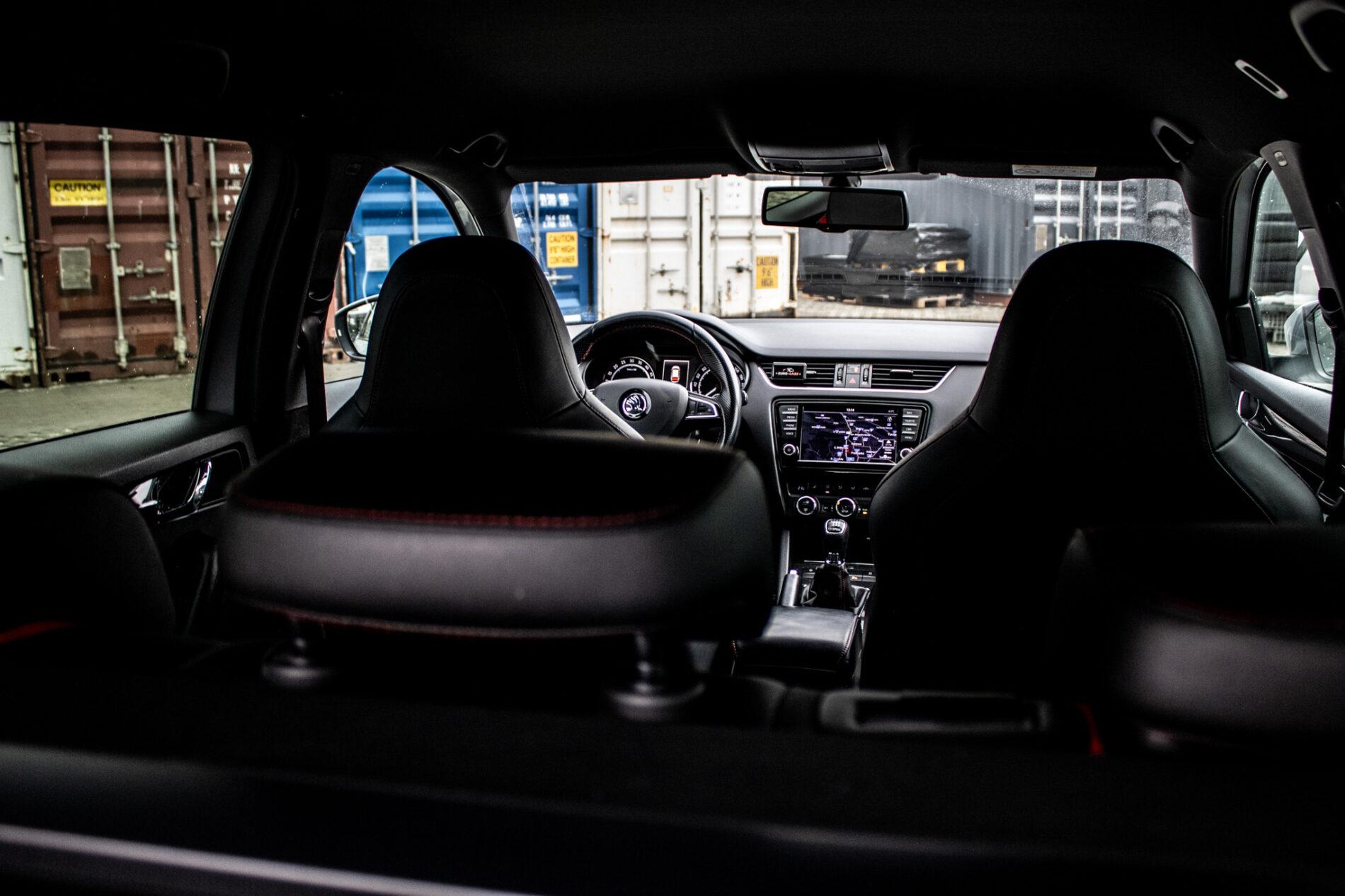 2015 Skoda Octavia RS, stříbrná kombi, 240 701 km