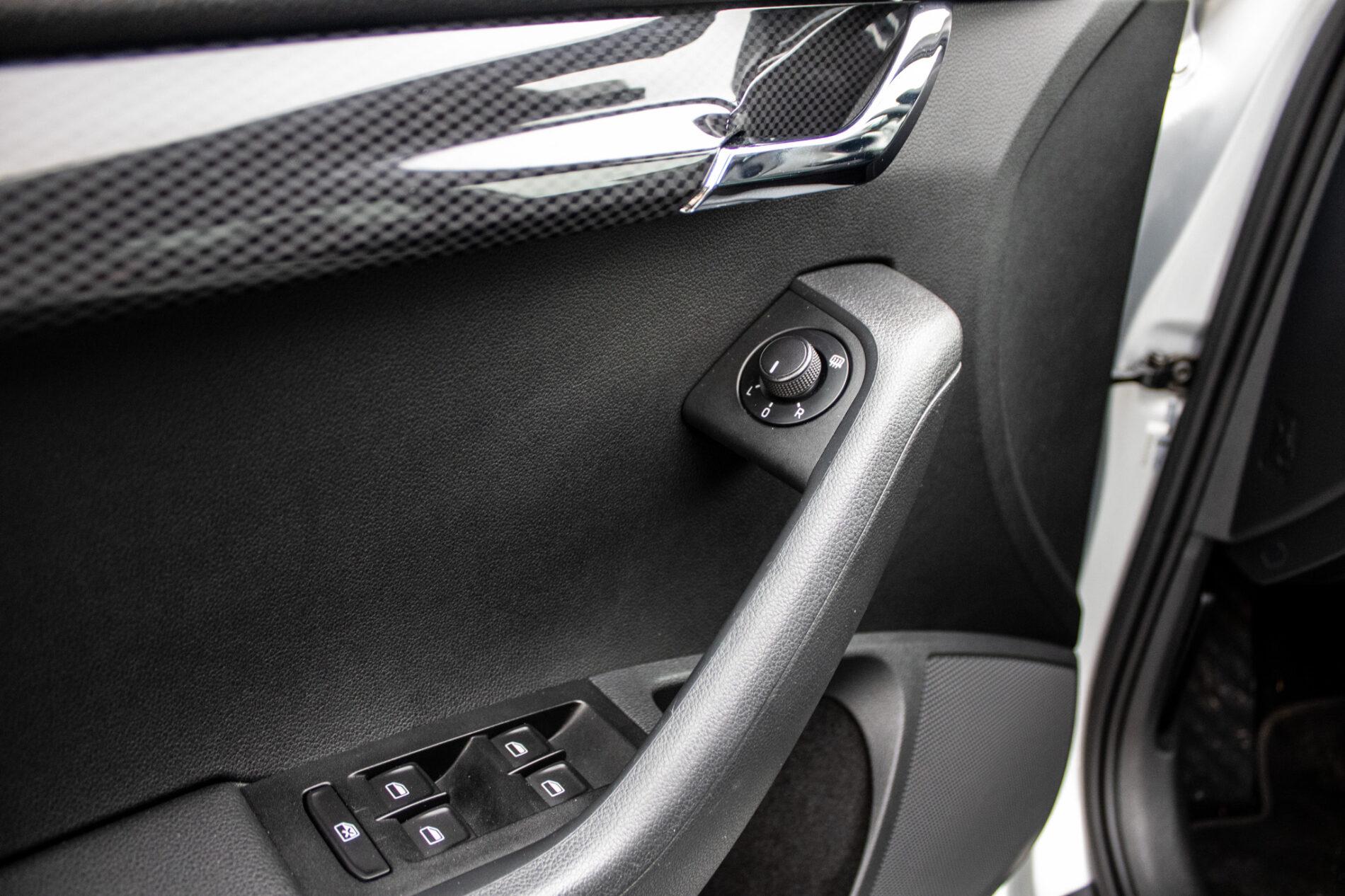 2015 Skoda Octavia RS, stříbrná kombi, 240 701 km