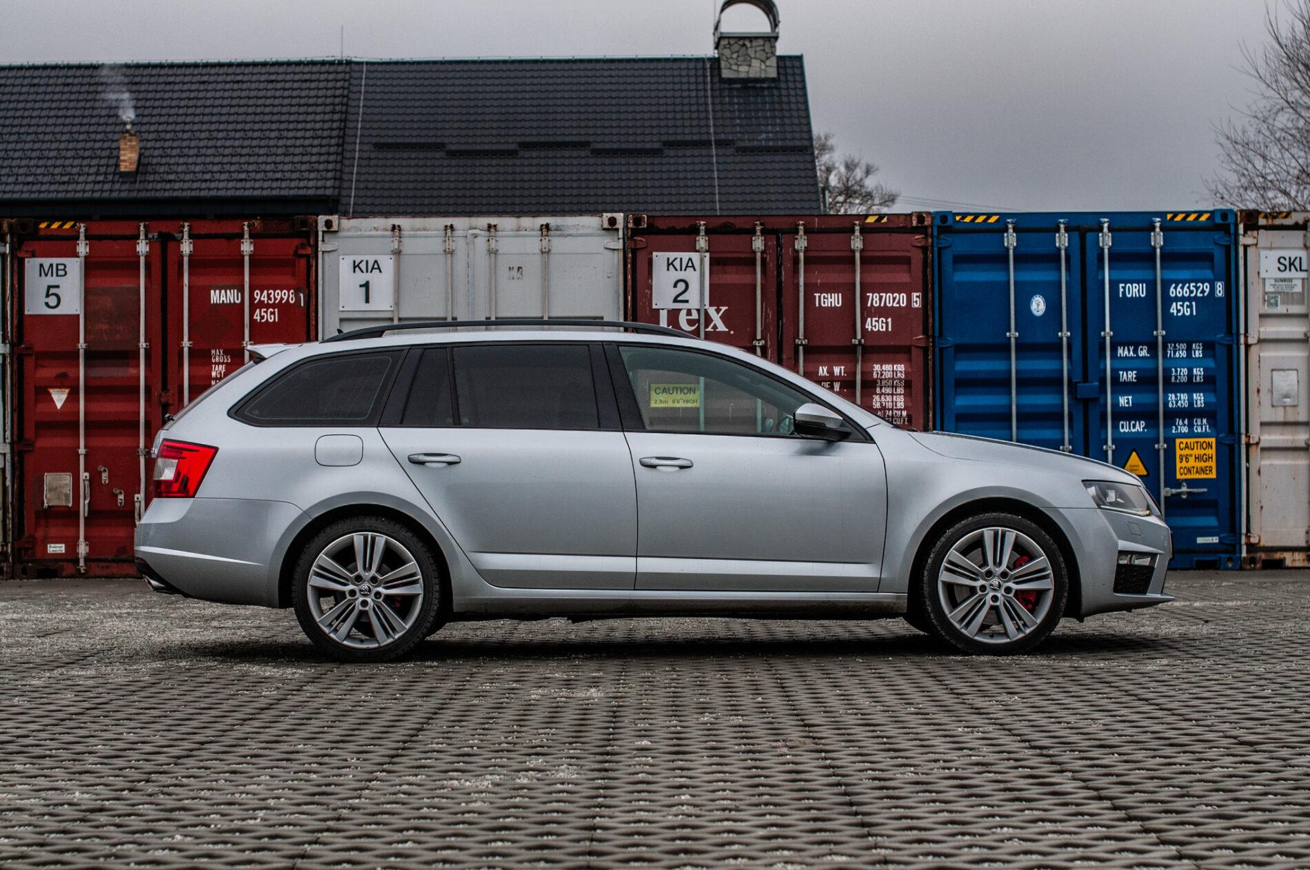 2015 Skoda Octavia RS, stříbrná kombi, 240 701 km