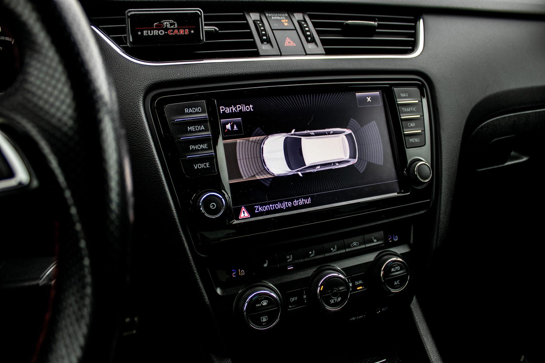 2015 Skoda Octavia RS, stříbrná kombi, 240 701 km