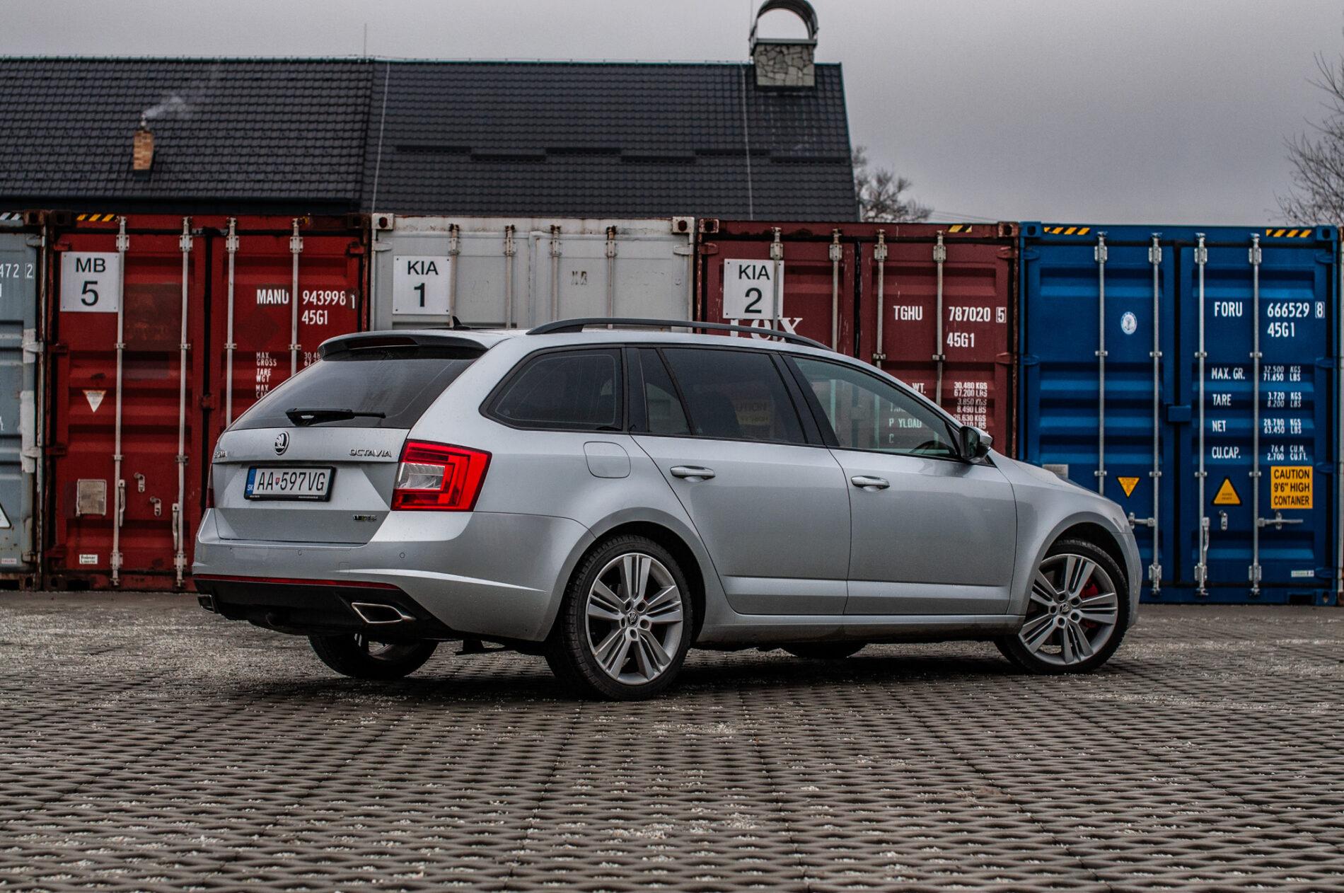2015 Skoda Octavia RS, stříbrná kombi, 240 701 km