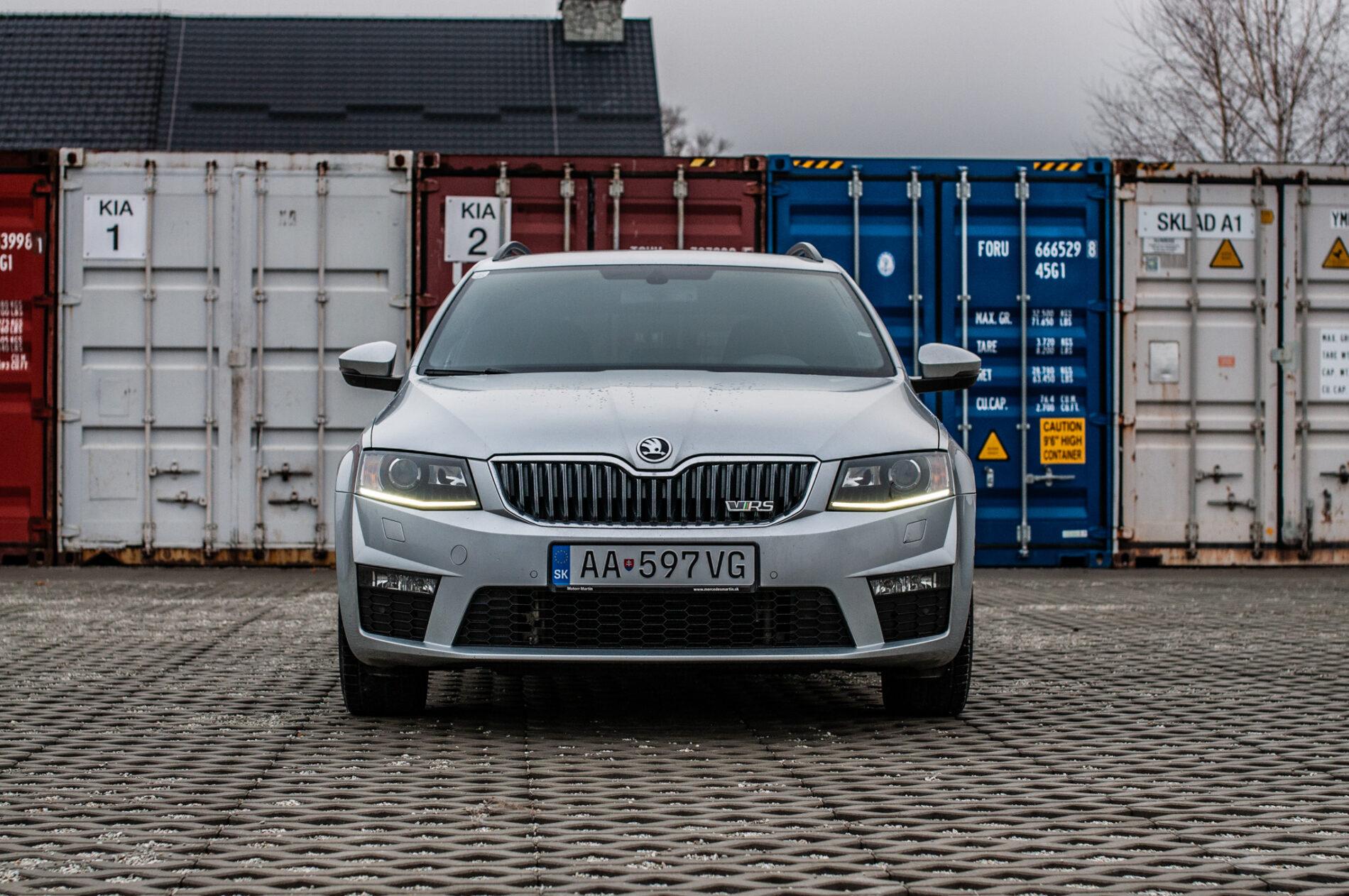 2015 Skoda Octavia RS, stříbrná kombi, 240 701 km