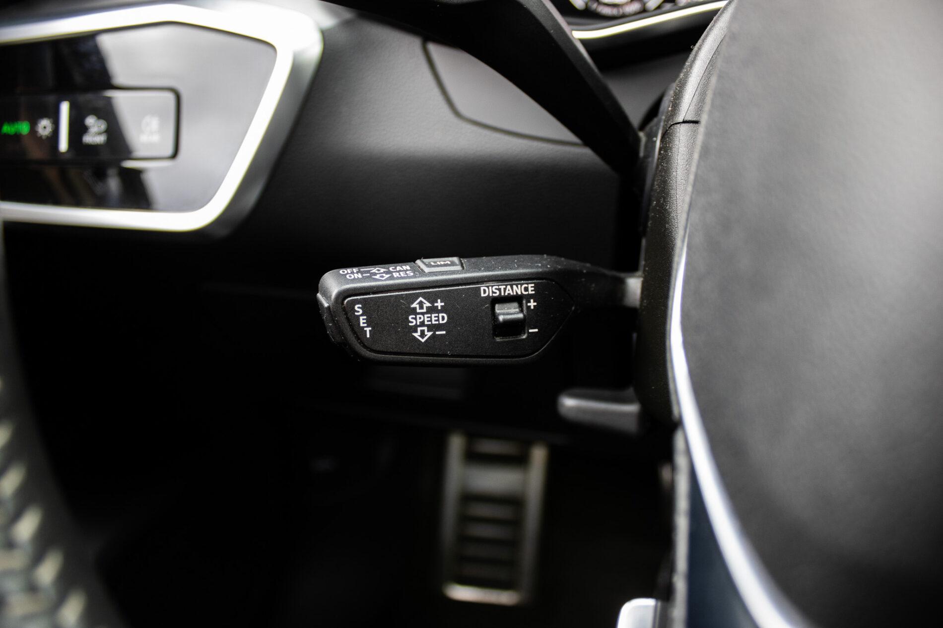 2020 AUDI A6, šedá kombi, 112 831 km