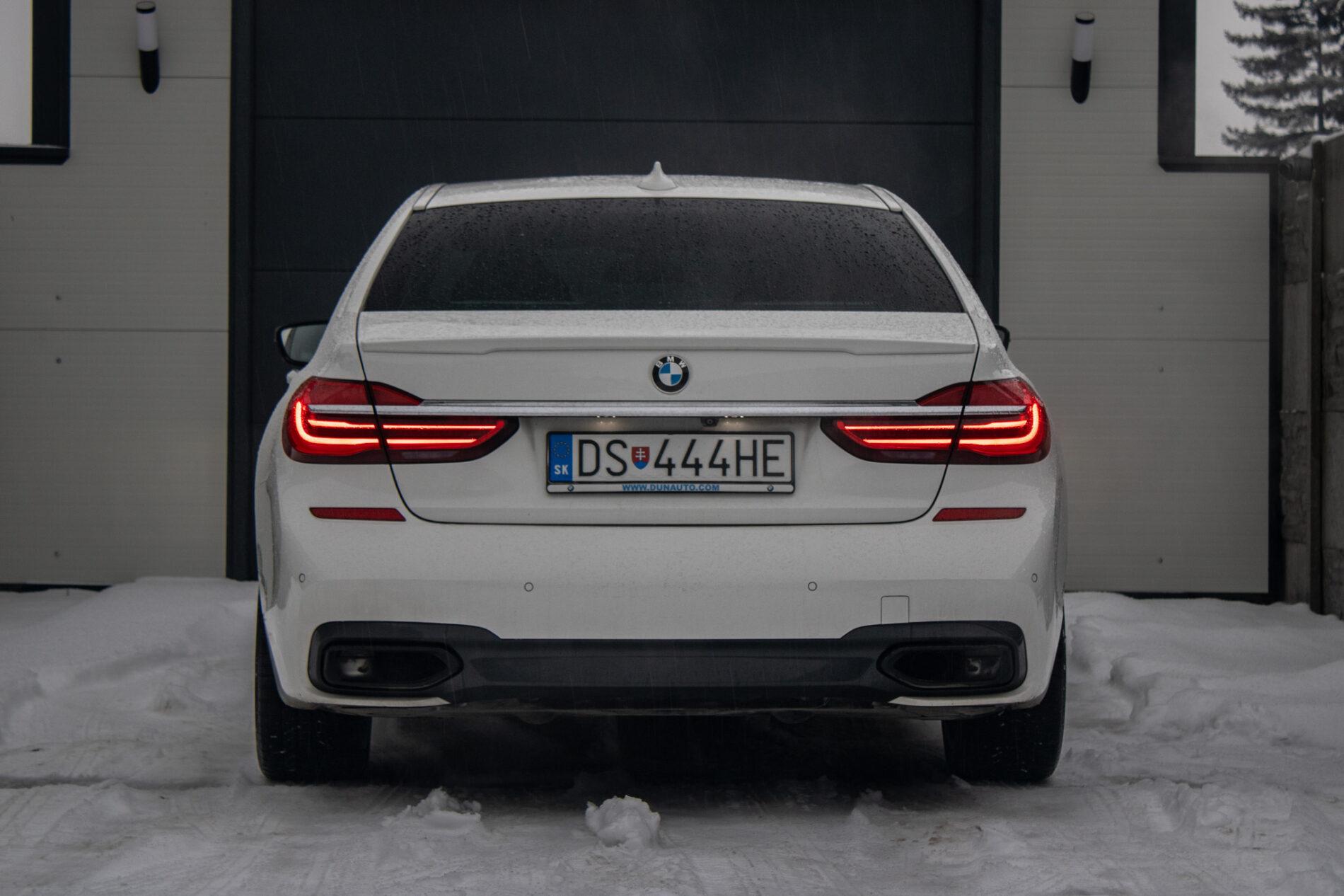 2018 BMW 740d, bílá sedan, 208 000 km