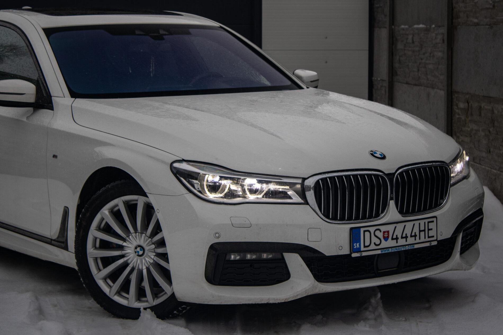 2018 BMW 740d, bílá sedan, 208 000 km
