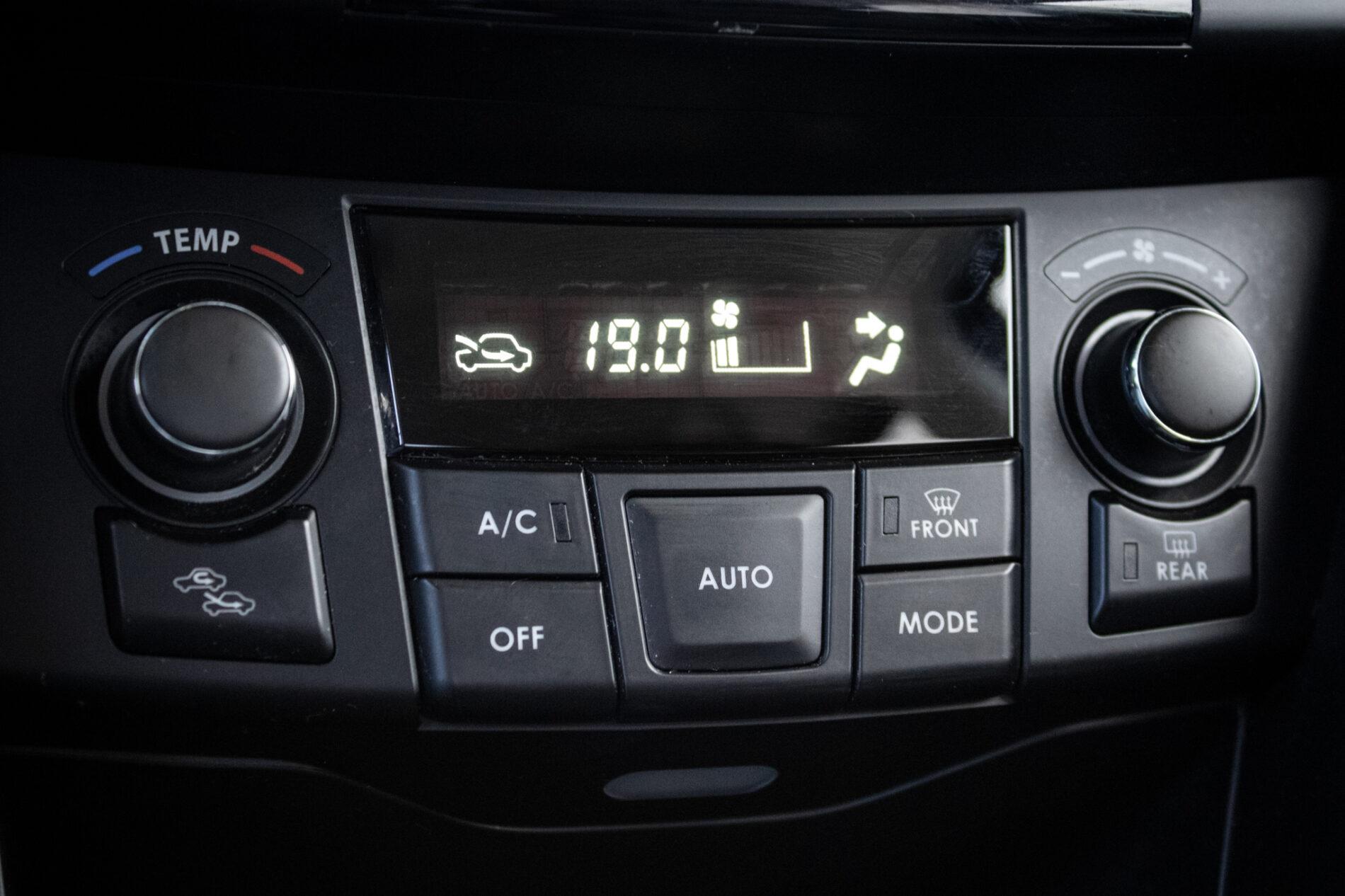 2015 Suzuki Swift Sport, žlutá hatchback, 151 044 km