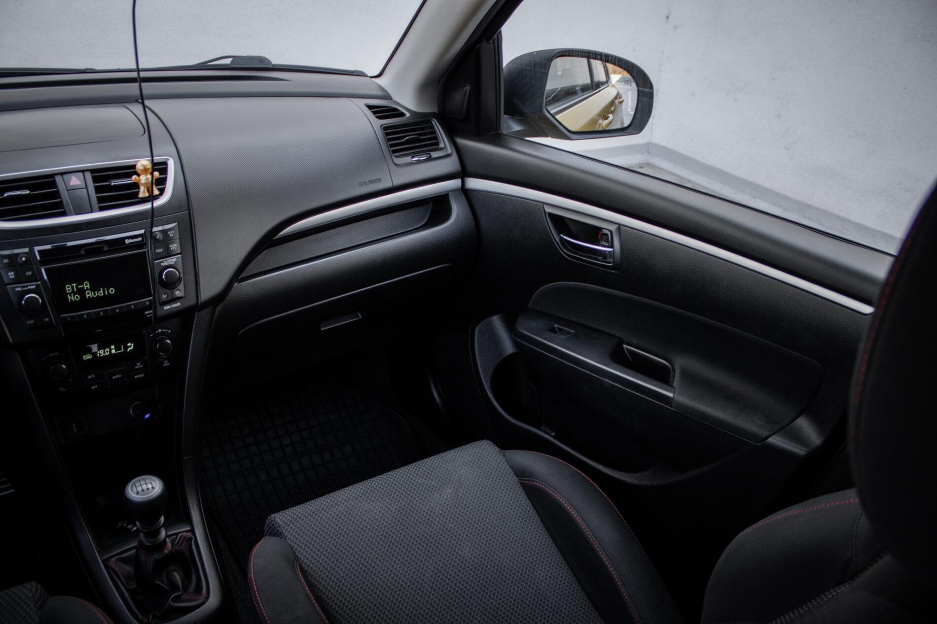 2015 Suzuki Swift Sport, žlutá hatchback, 151 044 km