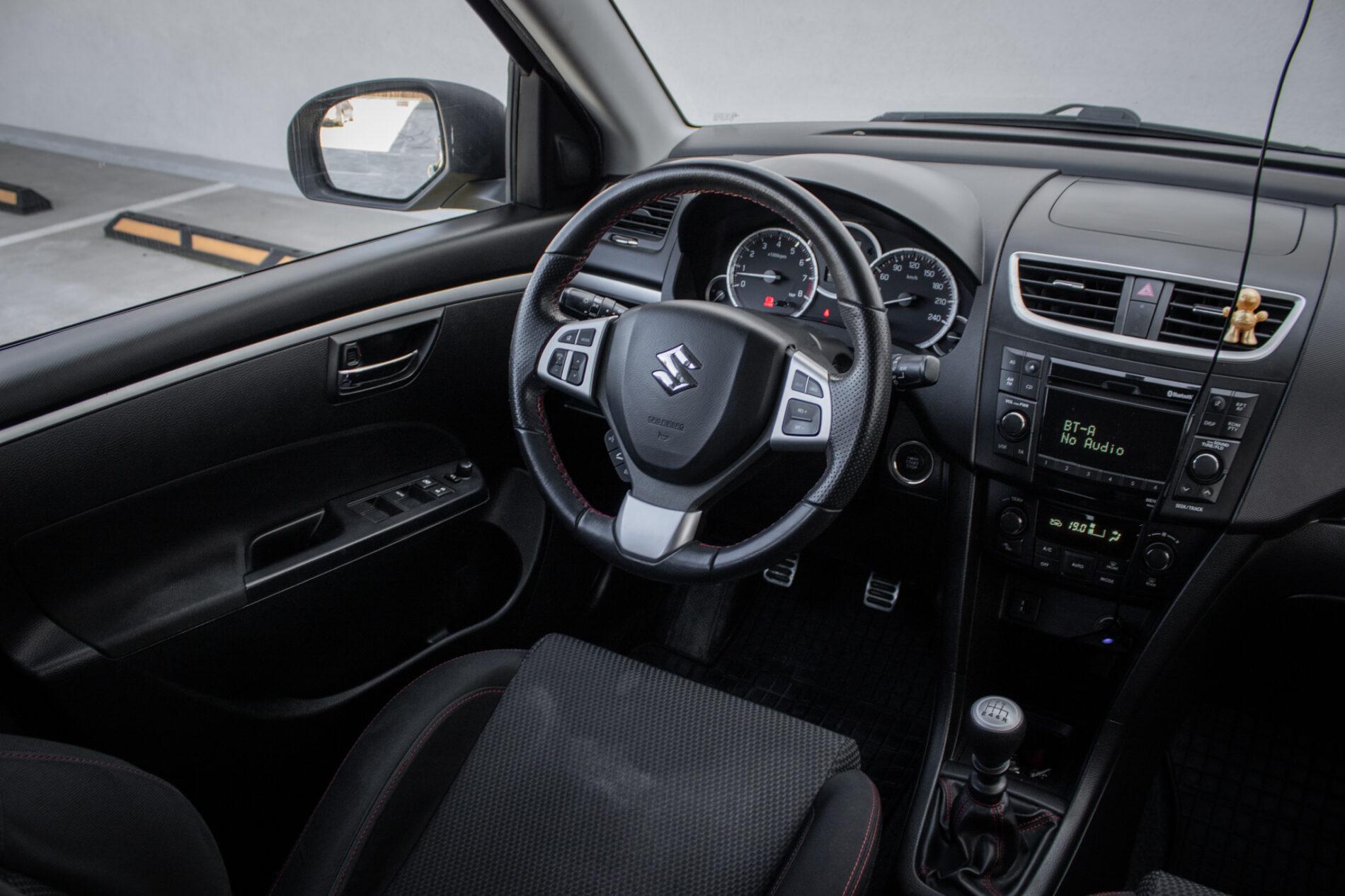 2015 Suzuki Swift Sport, žlutá hatchback, 151 044 km