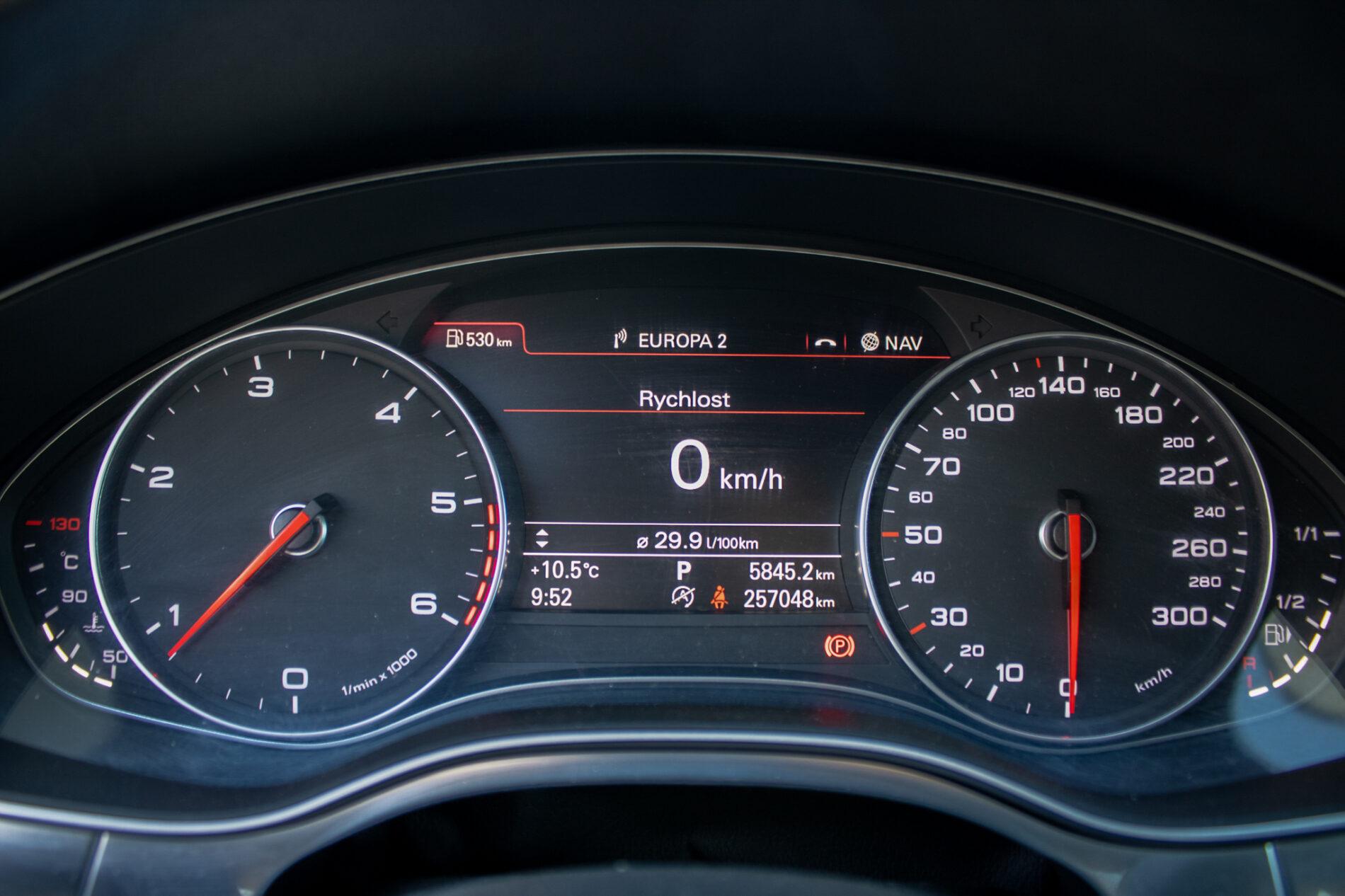 2012 AUDI A6, šedá sedan, 257 048 km