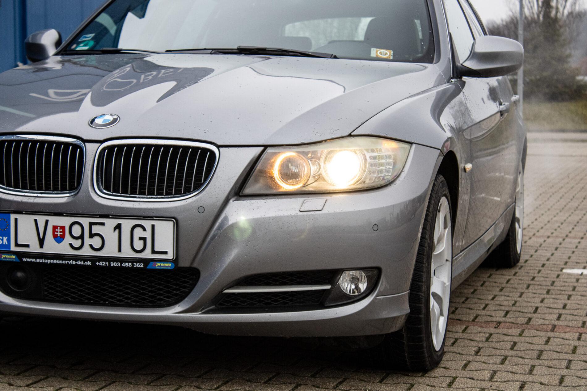 2011 BMW 325i, šedá kombi, 293 972 km