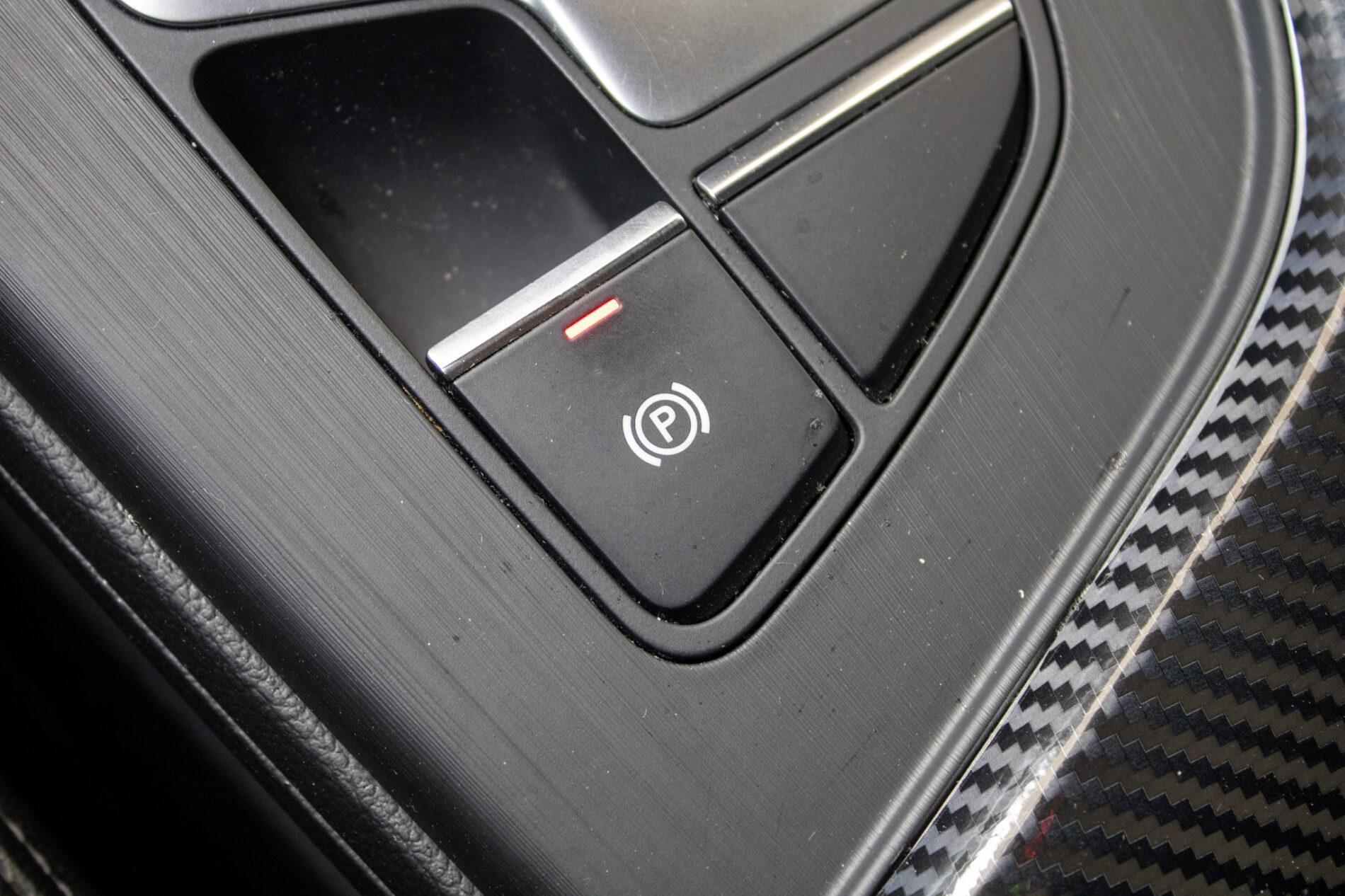 2018 AUDI A4, šedá kombi, 182 788 km