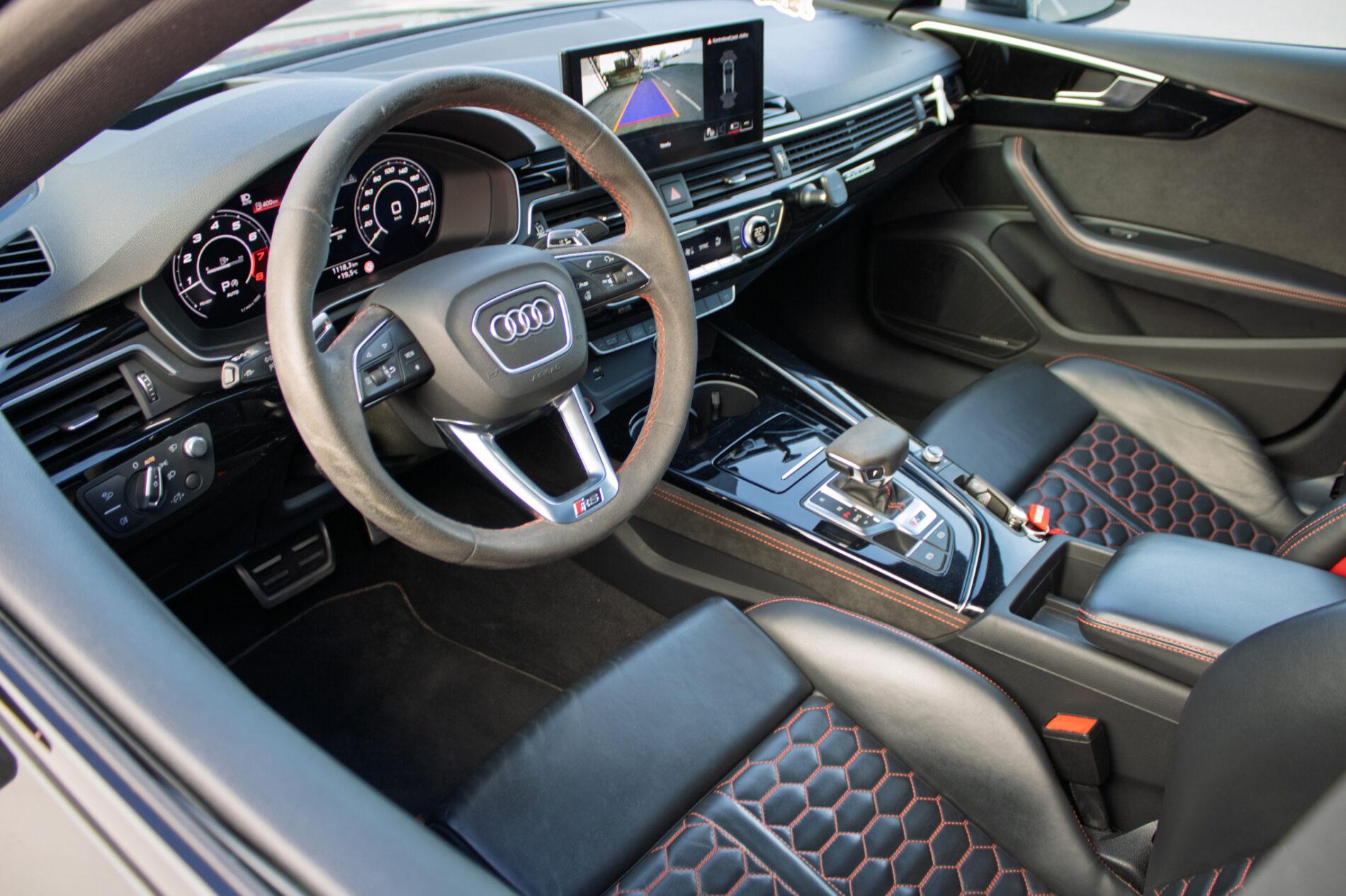 2022 AUDI RS5, černá hatchback, 67 929 km