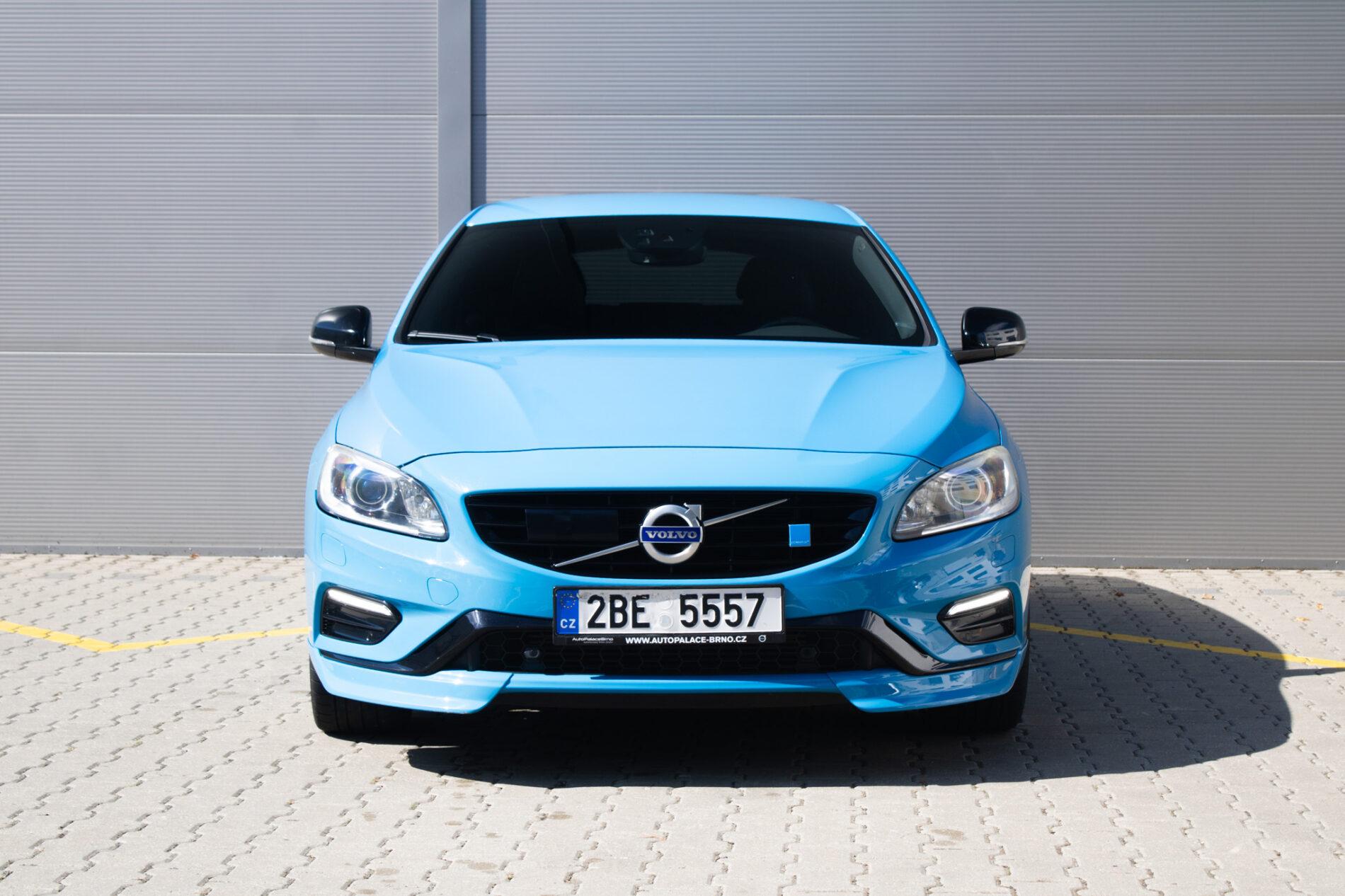 2017 Volvo V60 Polestar, modrá kombi, 57 641 km