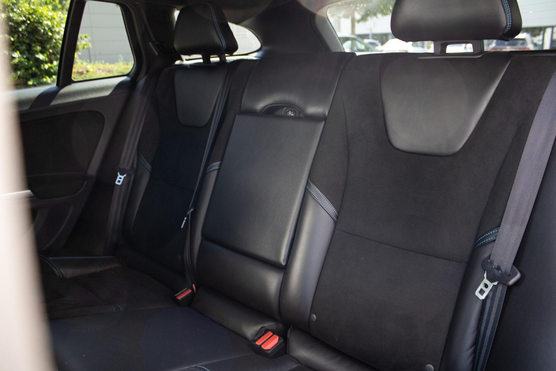 2017 Volvo V60 Polestar, modrá kombi, 57 641 km