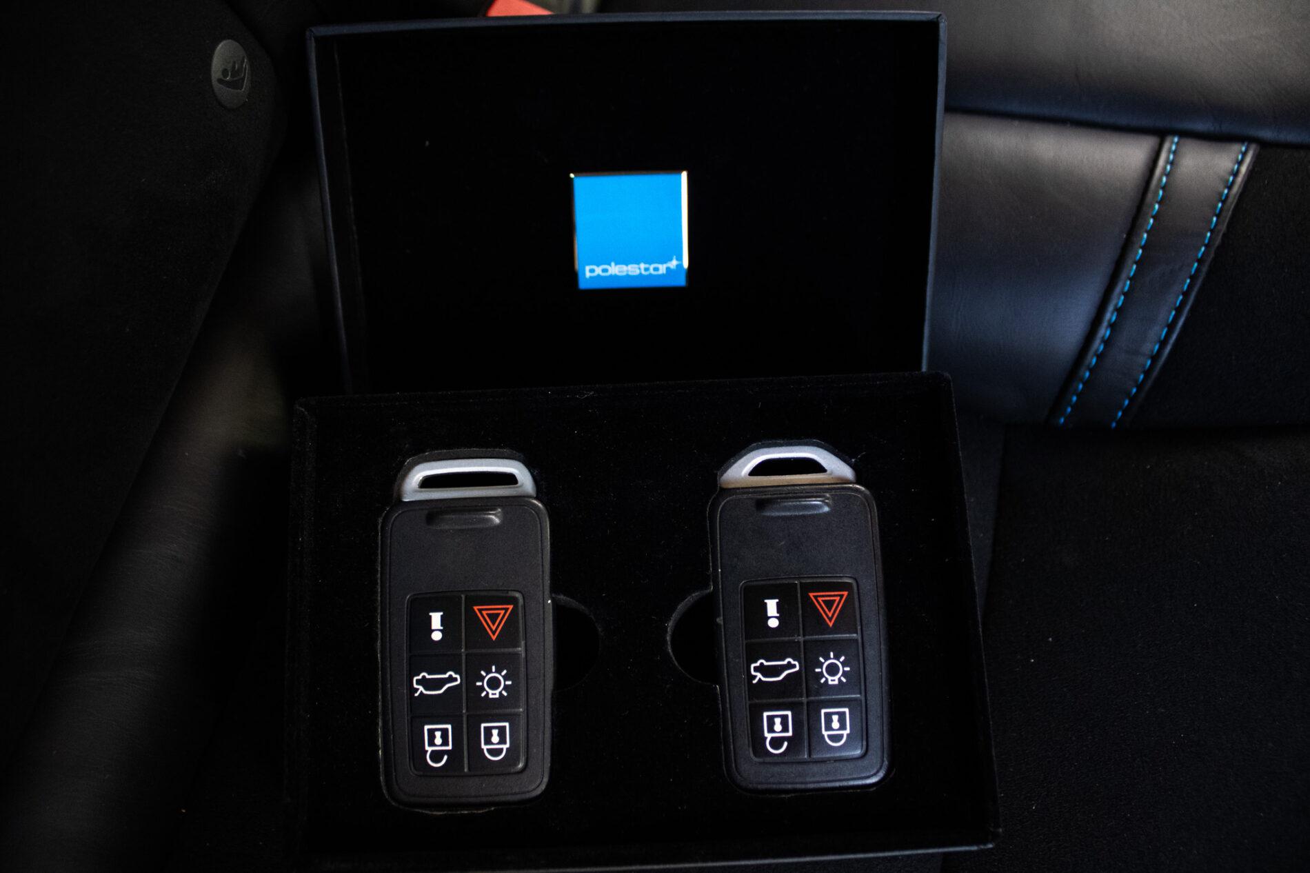 2017 Volvo V60 Polestar, modrá kombi, 57 641 km