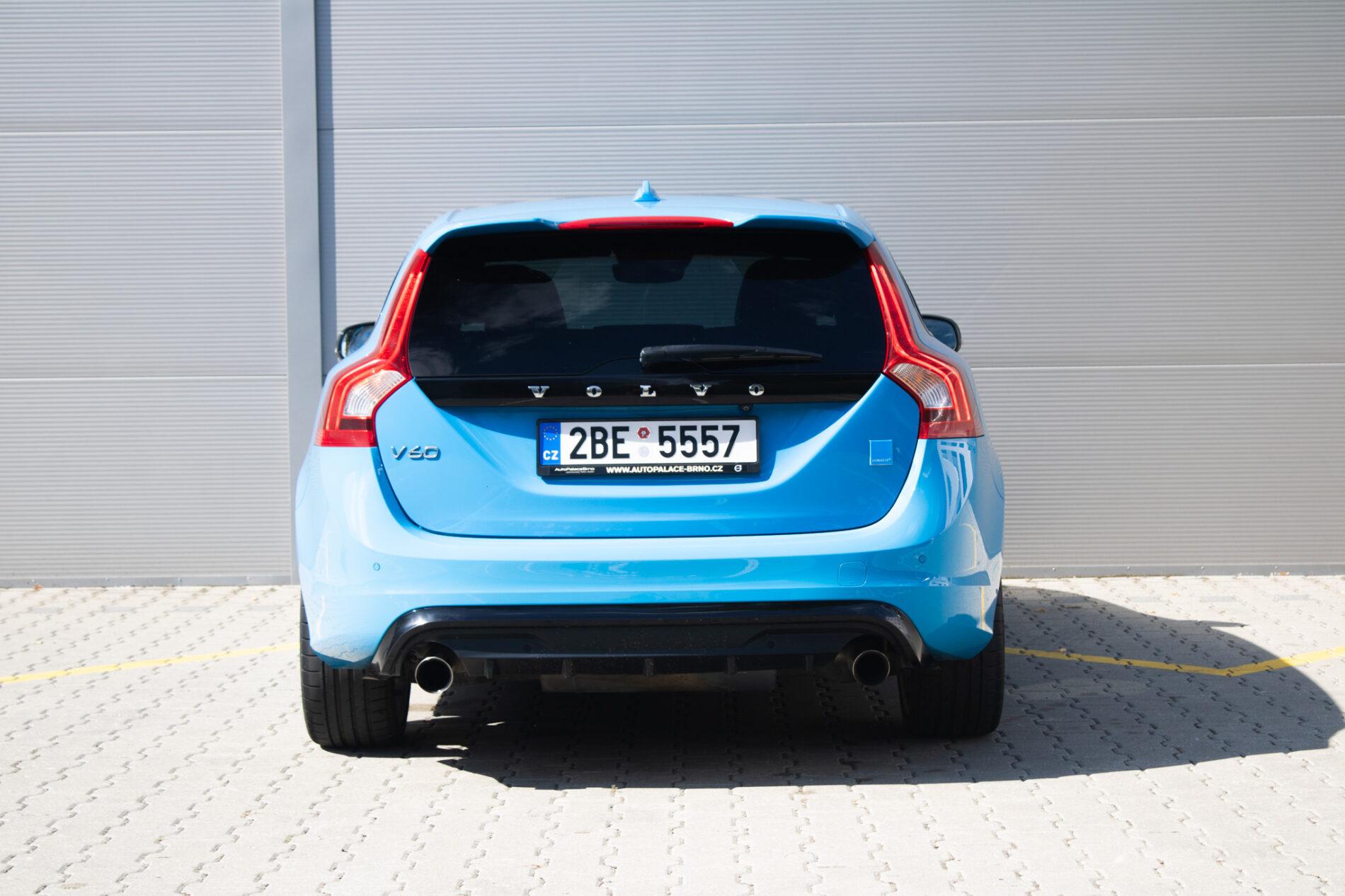 2017 Volvo V60 Polestar, modrá kombi, 57 641 km