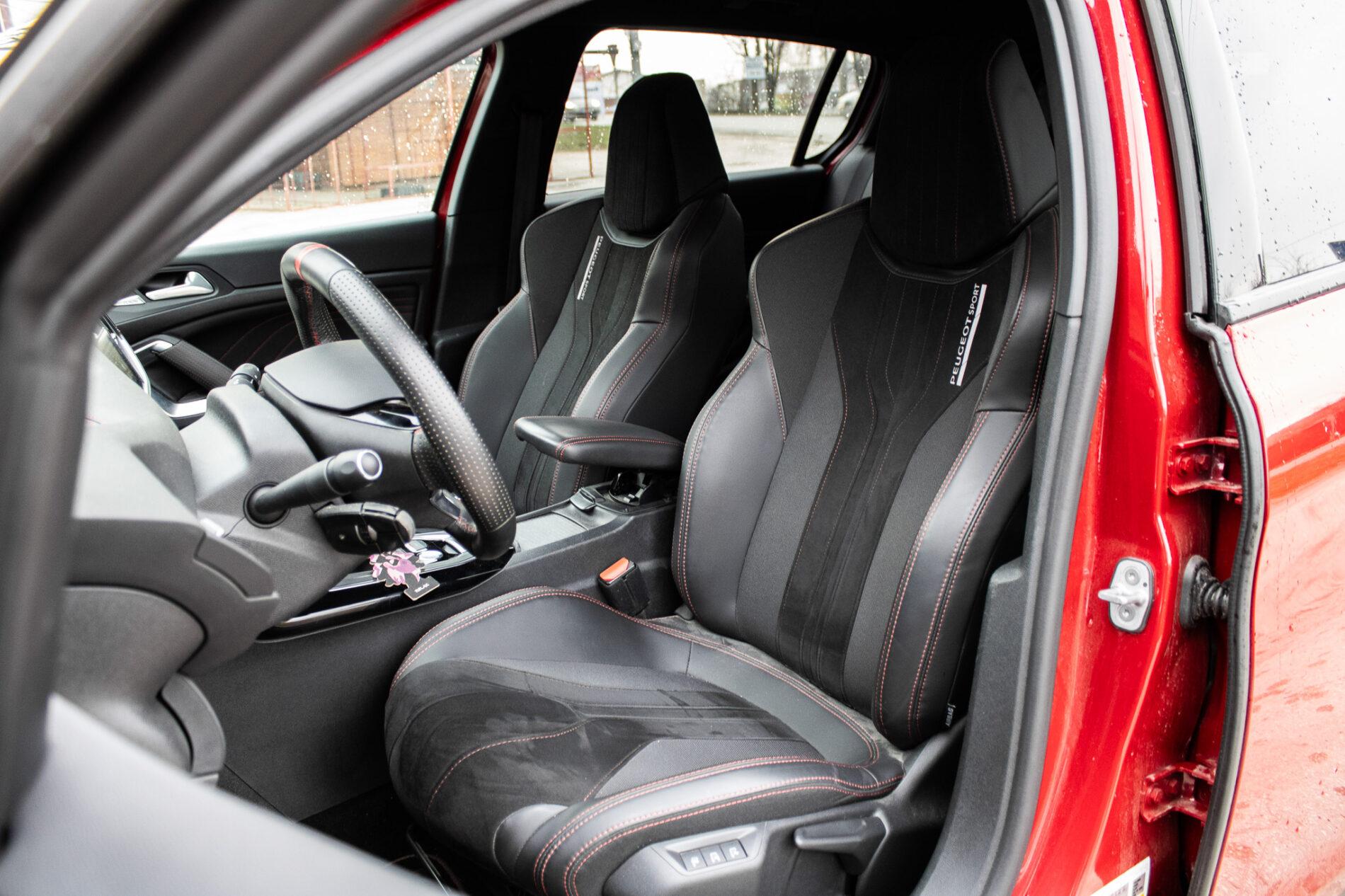 2016 Peugeot 308 GTi, červená hatchback, 30 692 km