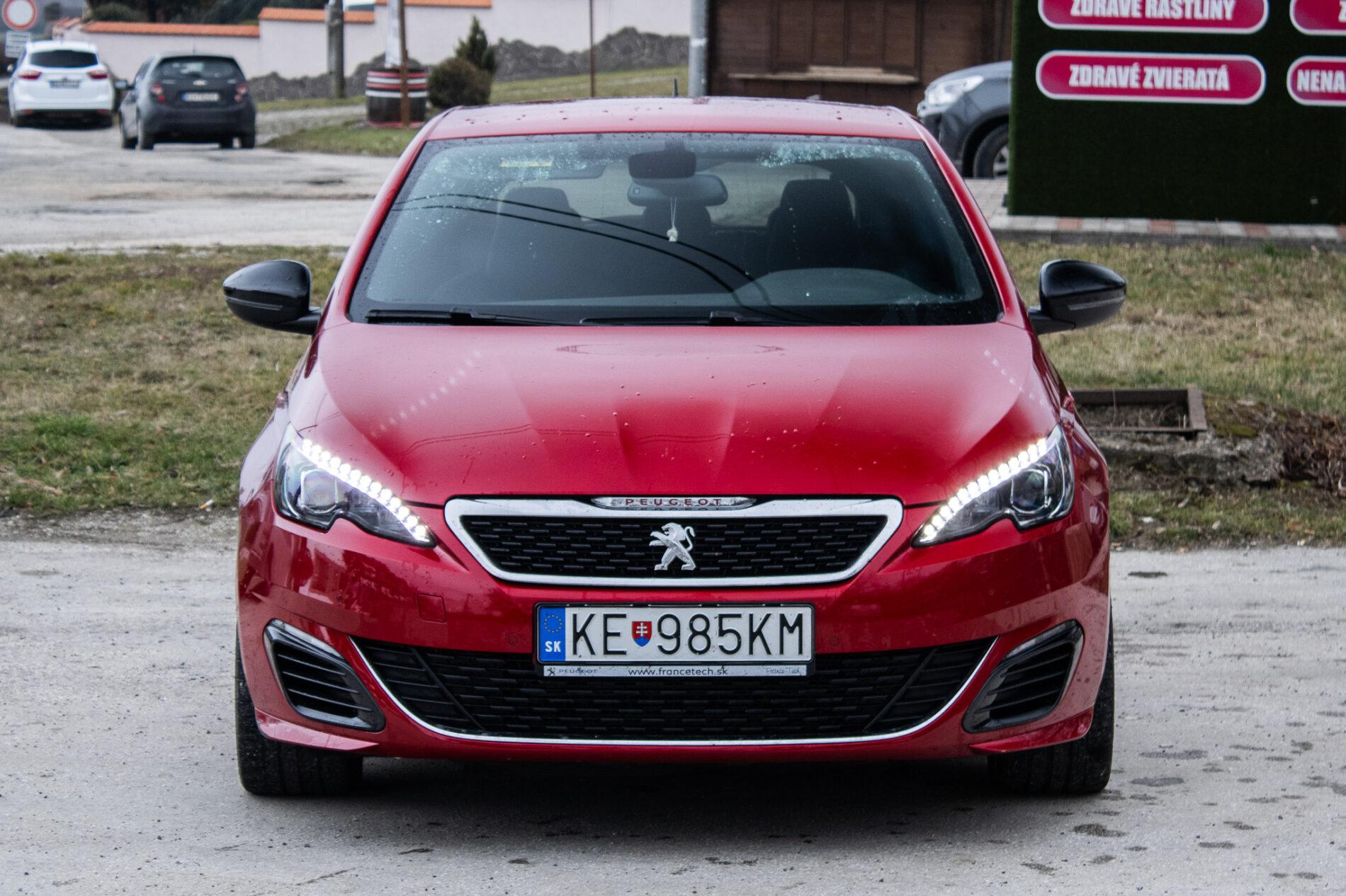 2016 Peugeot 308 GTi, červená hatchback, 30 692 km