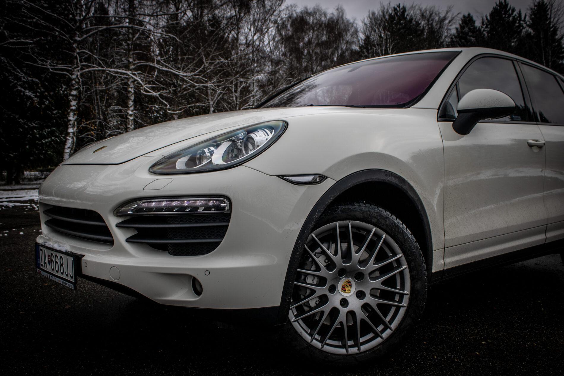 2011 Porsche Cayenne S, bílá suv, 295 368 km