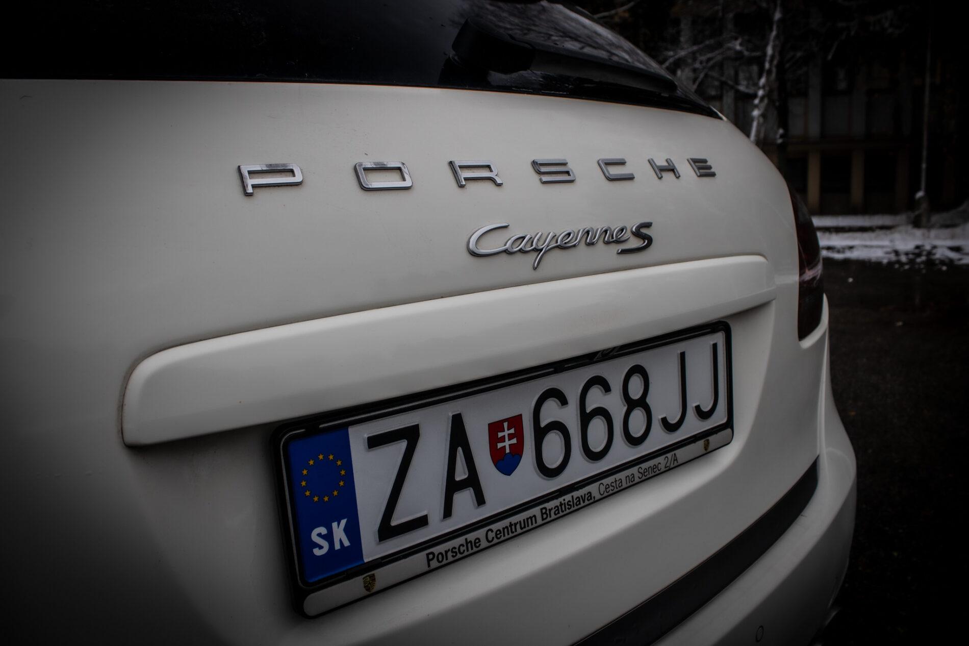 2011 Porsche Cayenne S, bílá suv, 295 368 km