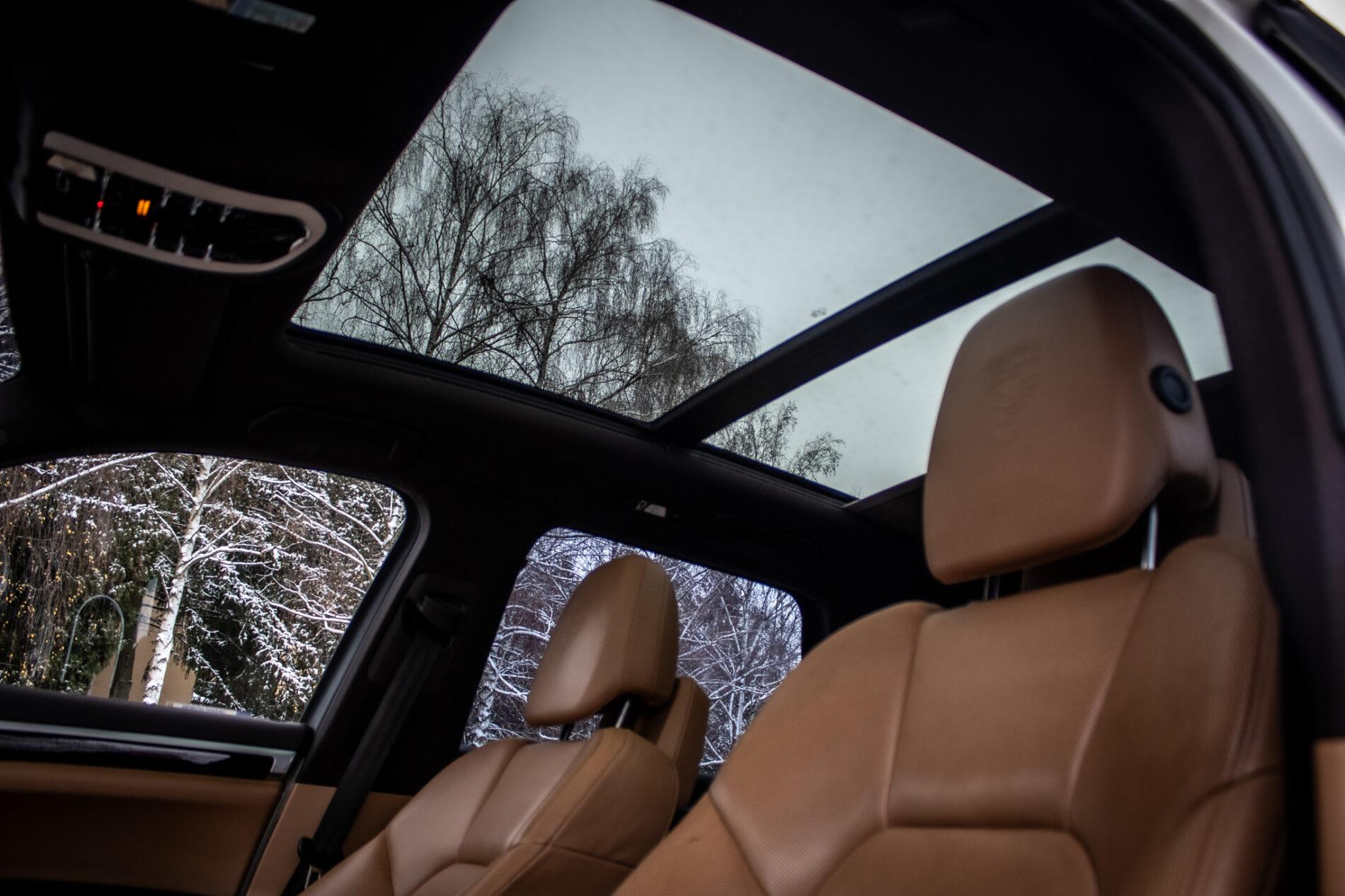 2011 Porsche Cayenne S, bílá suv, 295 368 km