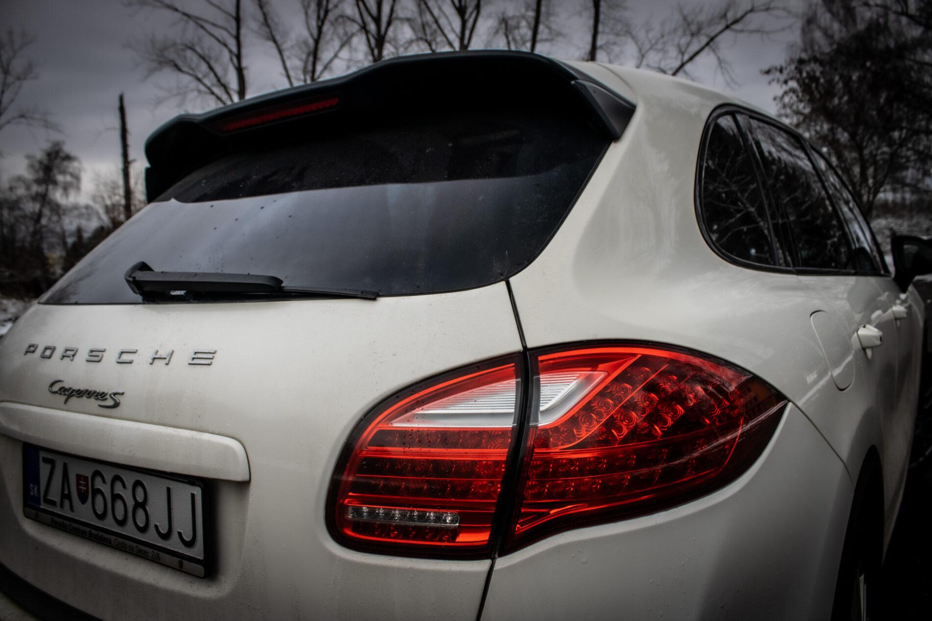 2011 Porsche Cayenne S, bílá suv, 295 368 km