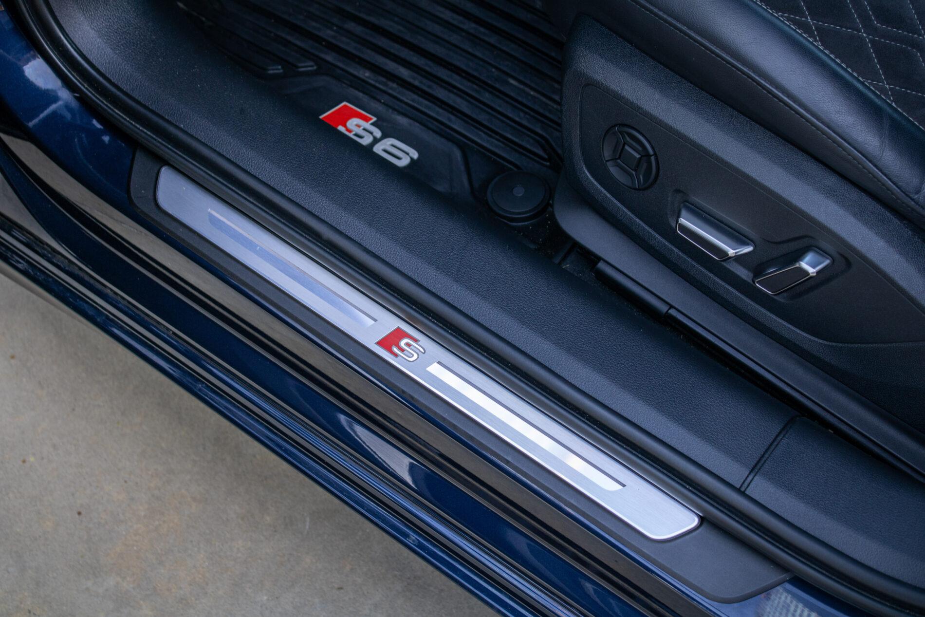 2021 AUDI S6, modrá sedan, 99 467 km