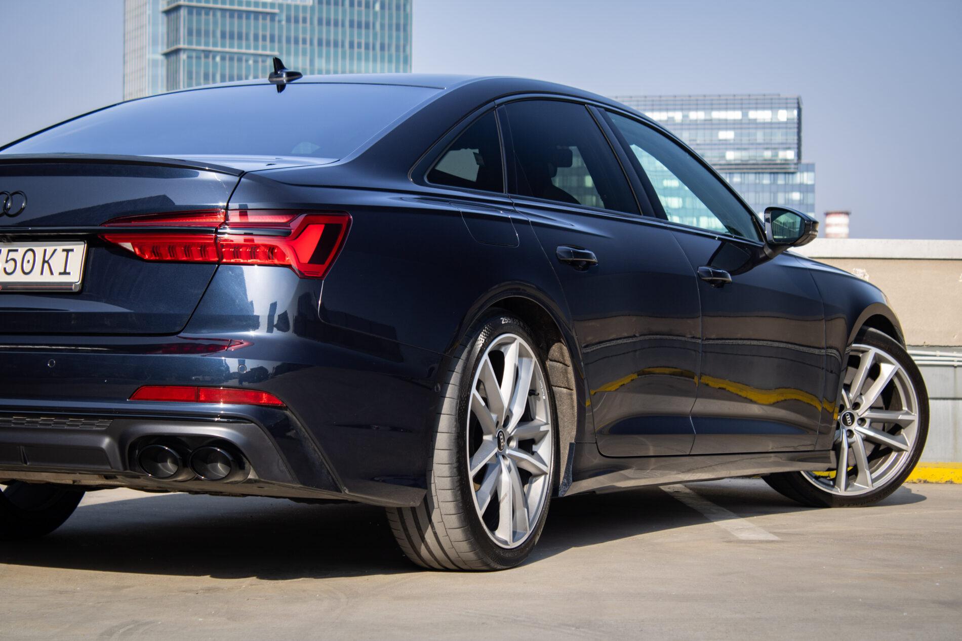2021 AUDI S6, modrá sedan, 99 467 km