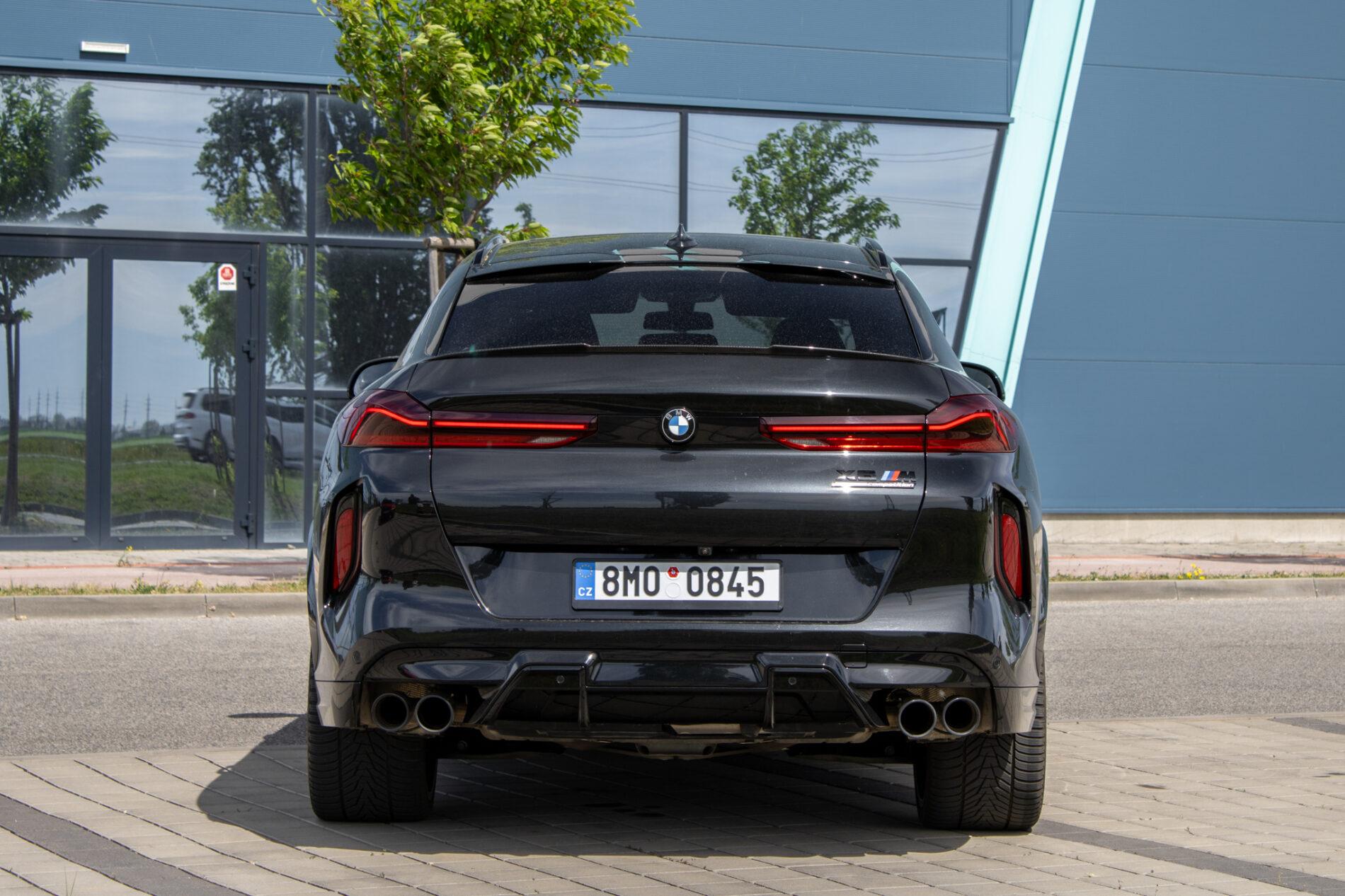 2020 BMW X6 M, černá suv, 108 787 km