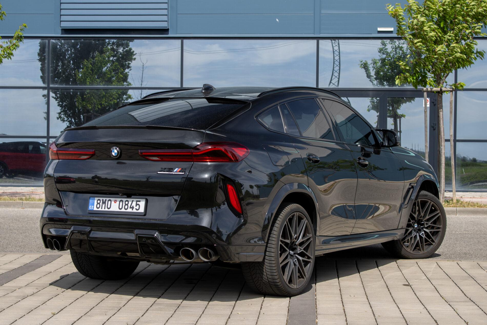 2020 BMW X6 M, černá suv, 108 787 km