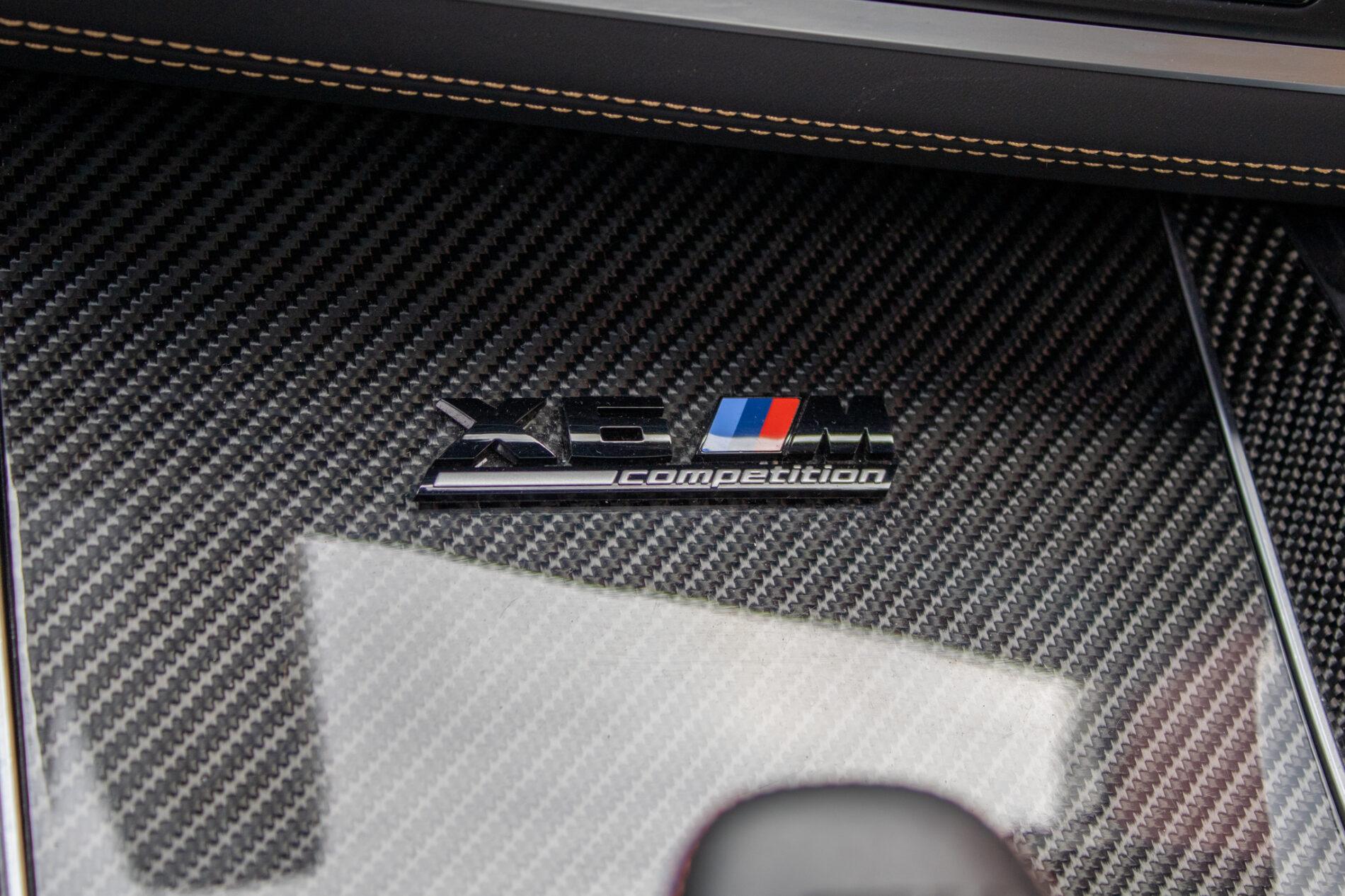 2020 BMW X6 M, černá suv, 108 787 km