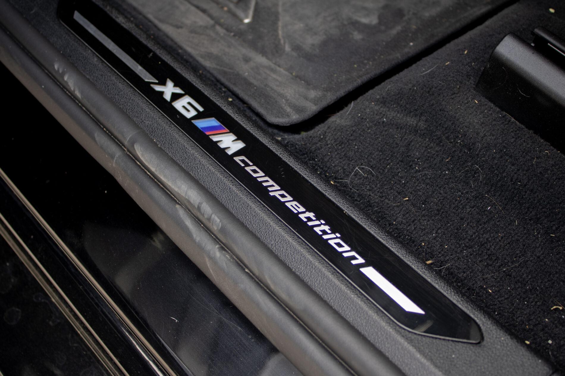 2020 BMW X6 M, černá suv, 108 787 km