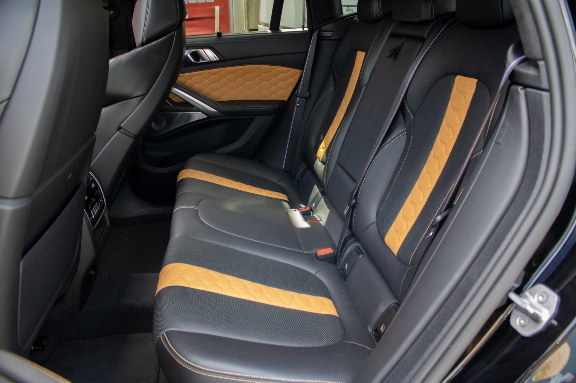 2020 BMW X6 M, černá suv, 108 787 km