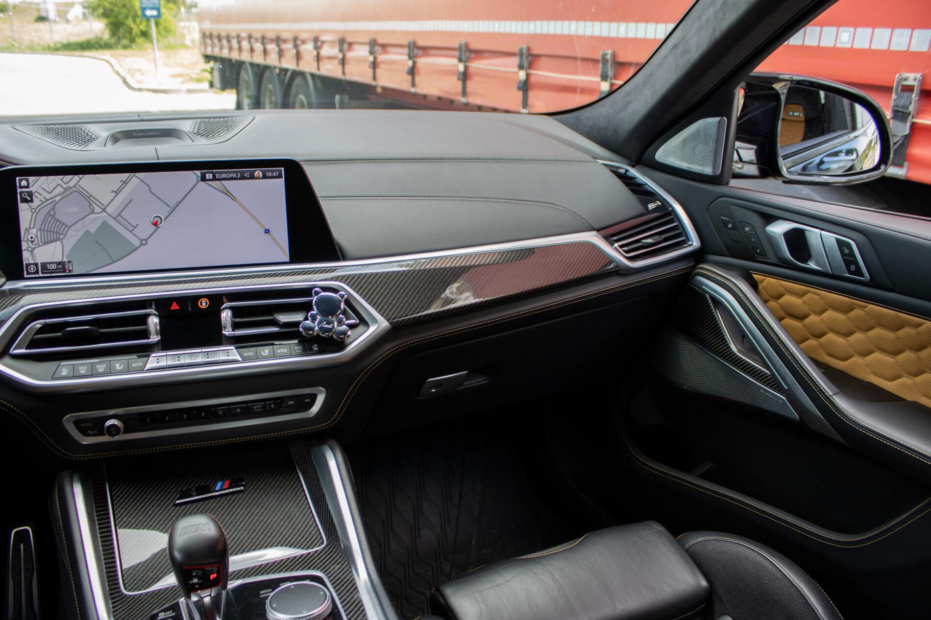 2020 BMW X6 M, černá suv, 108 787 km
