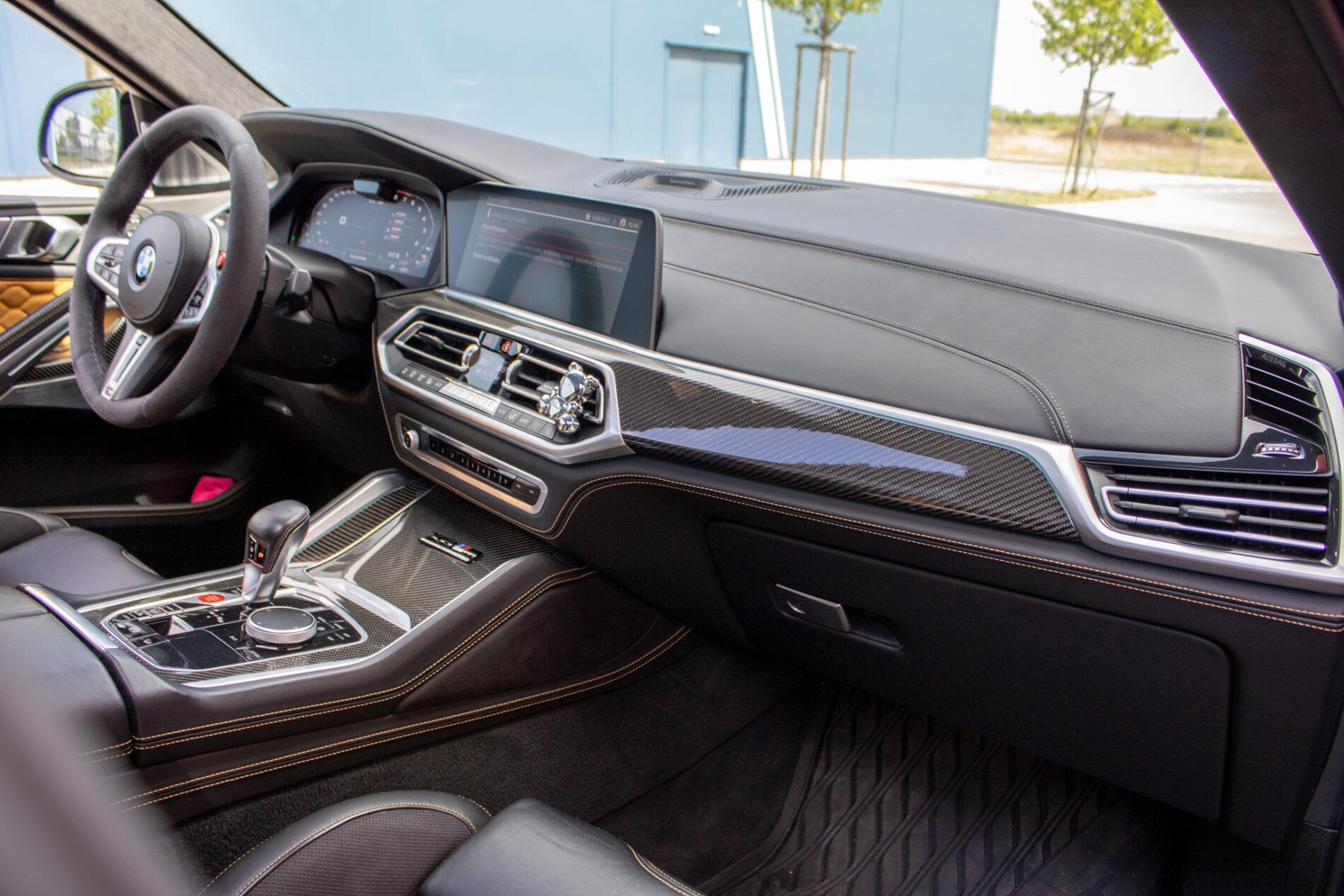 2020 BMW X6 M, černá suv, 108 787 km