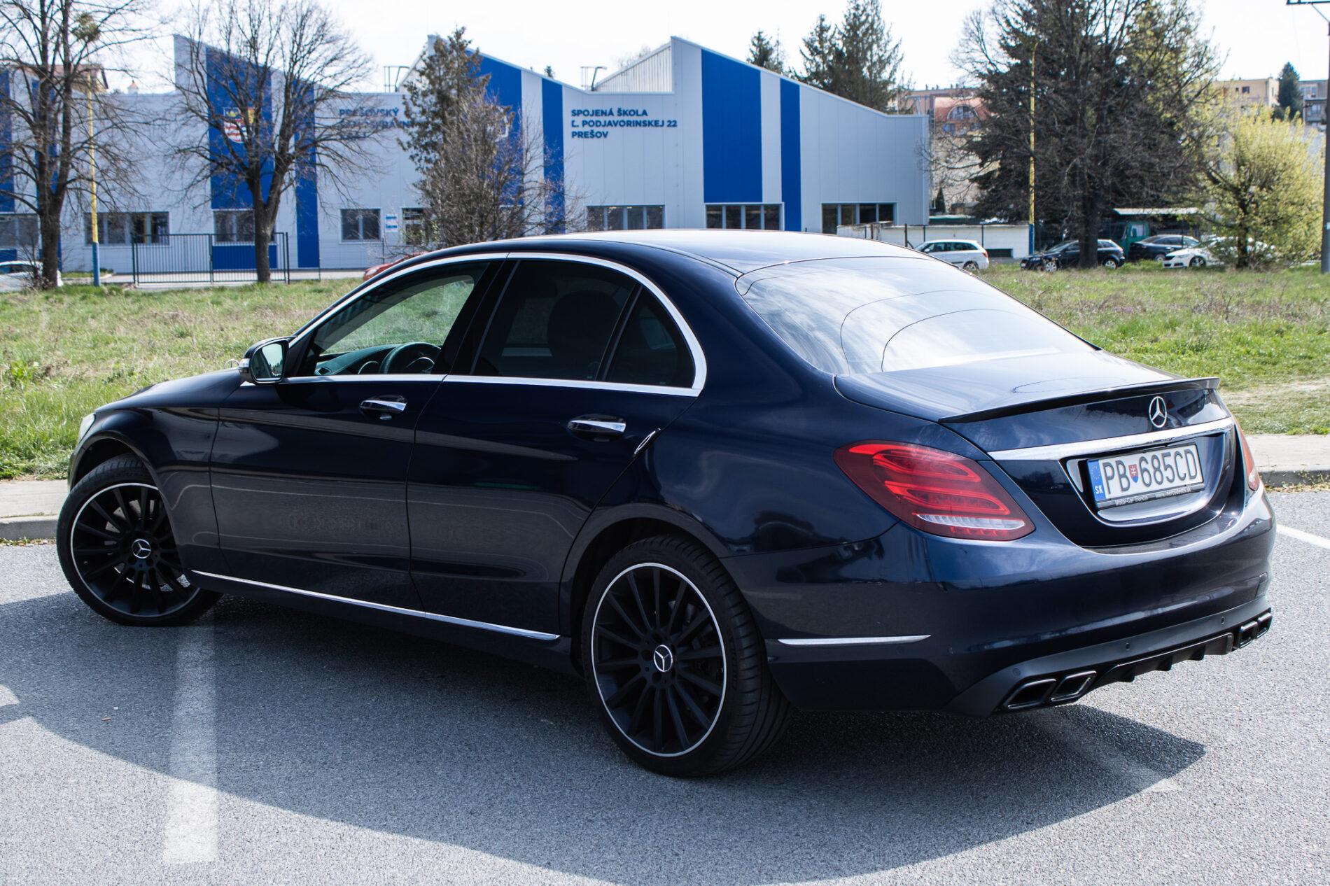 2015 Mercedes-Benz C 400, modrá sedan, 191 643 km