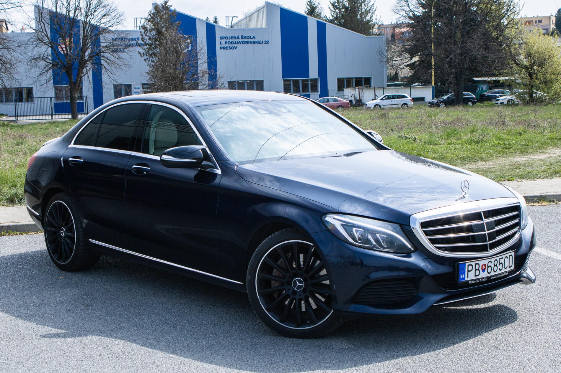 2015 Mercedes-Benz C 400, modrá sedan, 191 643 km