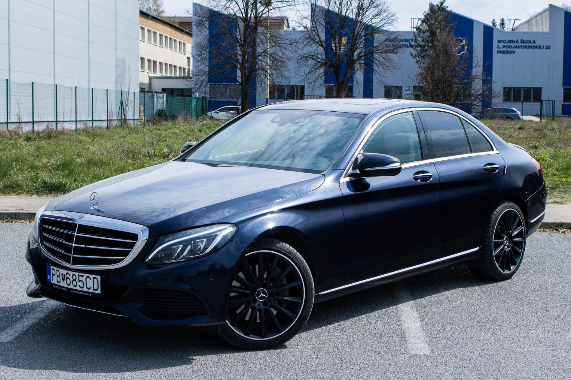 2015 Mercedes-Benz C 400, modrá sedan, 191 643 km