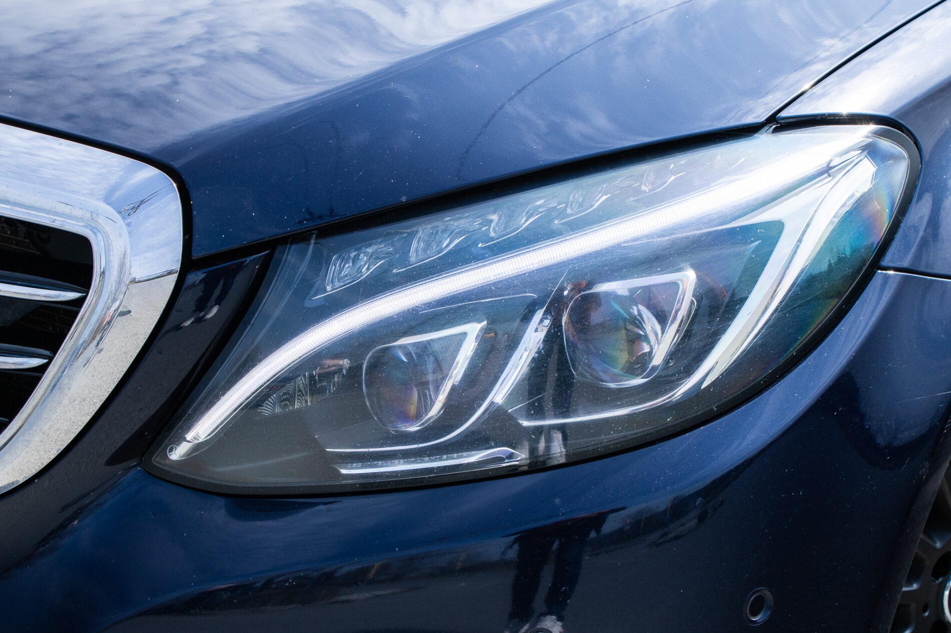 2015 Mercedes-Benz C 400, modrá sedan, 191 643 km