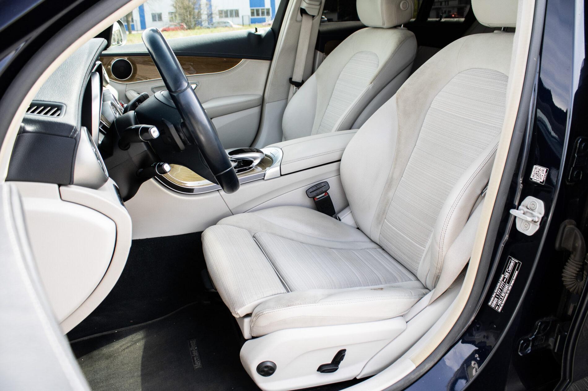 2015 Mercedes-Benz C 400, modrá sedan, 191 643 km