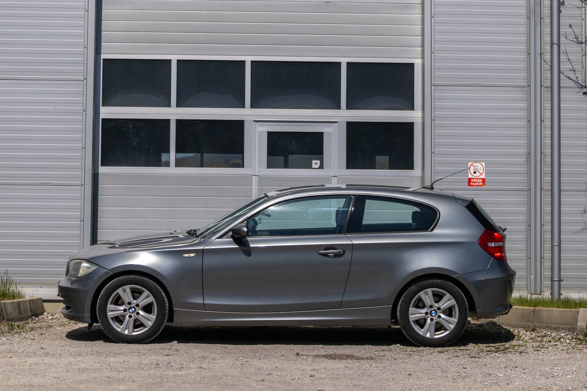 2009 BMW 120i, šedá kupé, 148 765 km