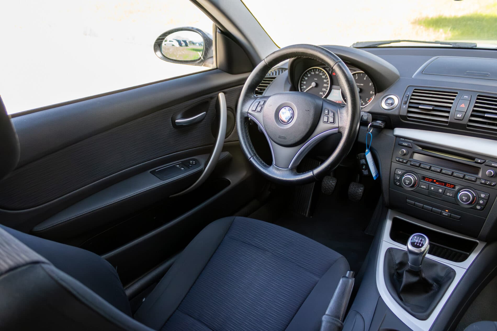 2009 BMW 120i, šedá kupé, 148 765 km