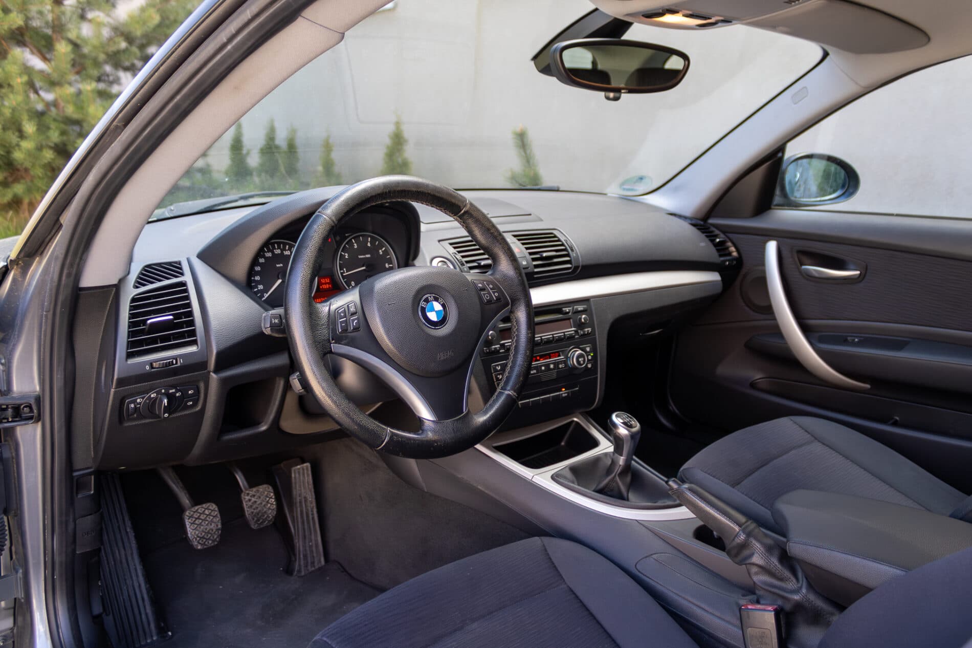 2009 BMW 120i, šedá kupé, 148 765 km